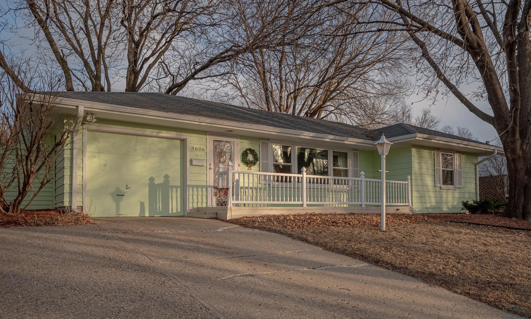 3606 Pierce Pl.