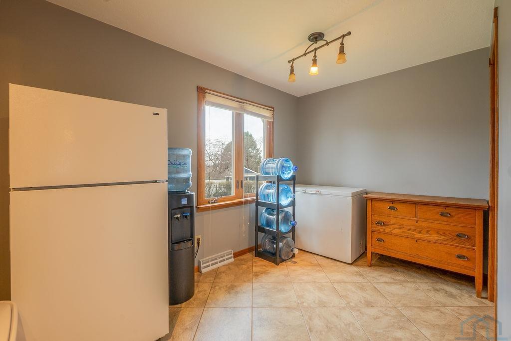 38 PROSPECT ST SW