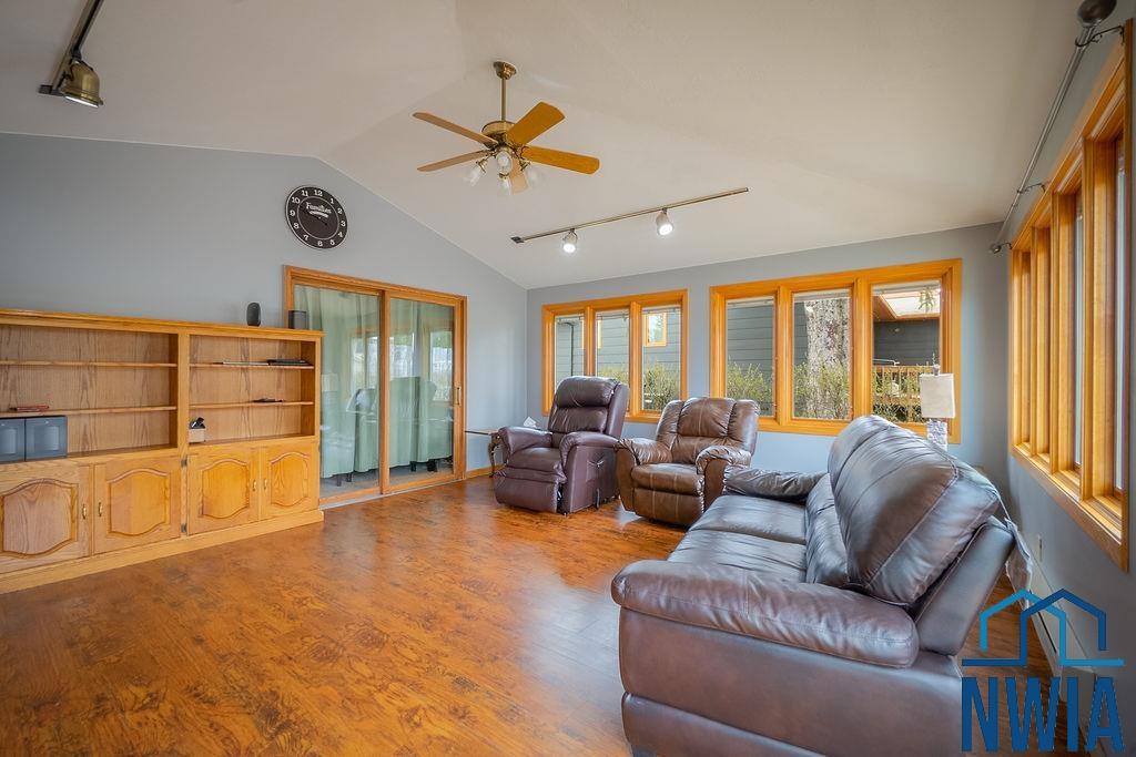 38 PROSPECT ST SW