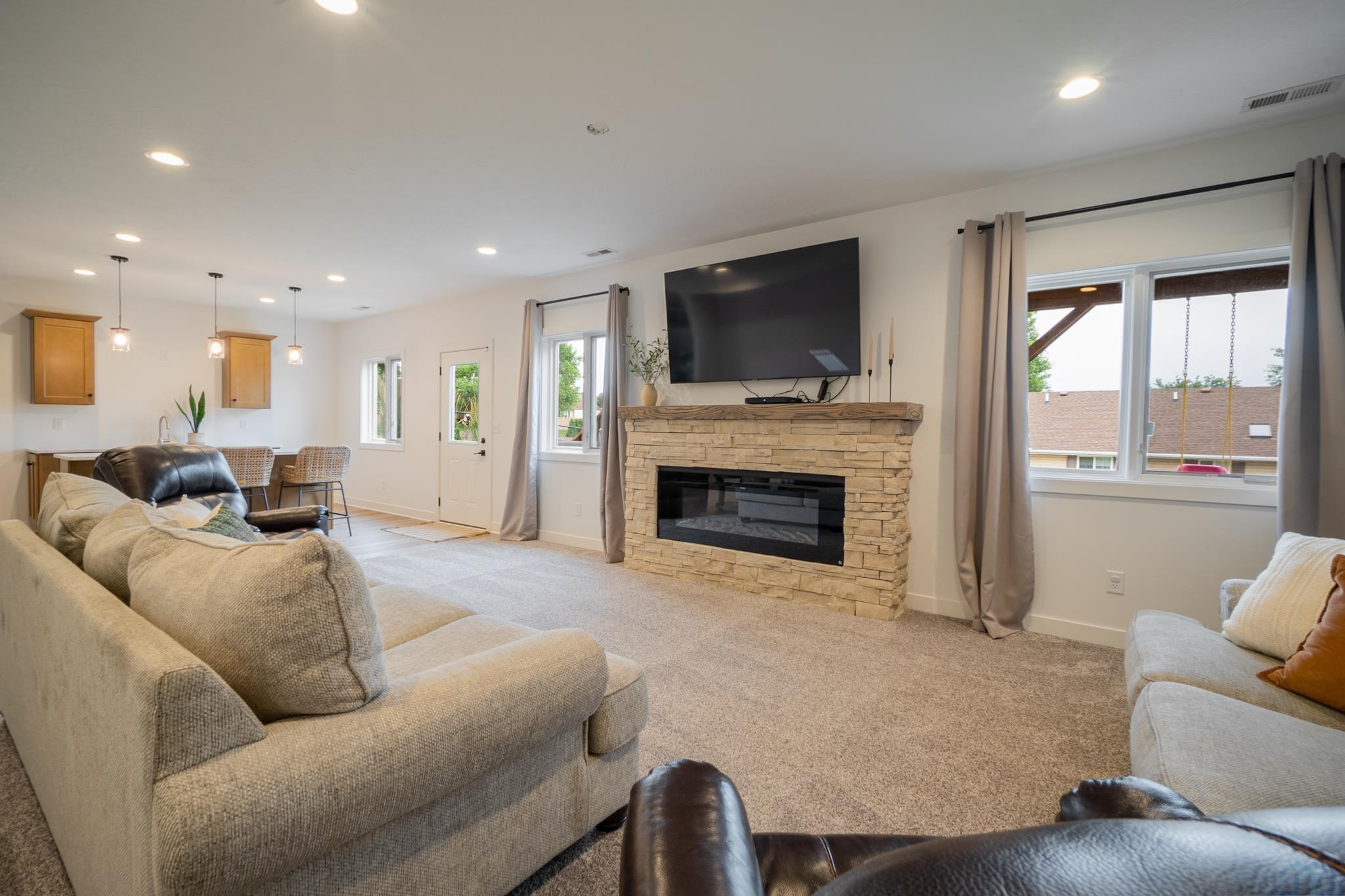 616 BRENTWOOD ST