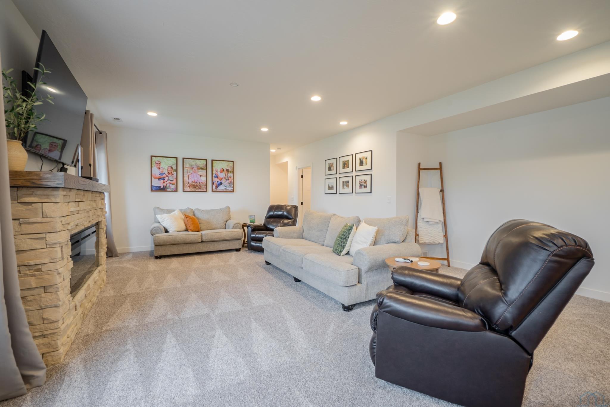 616 BRENTWOOD ST