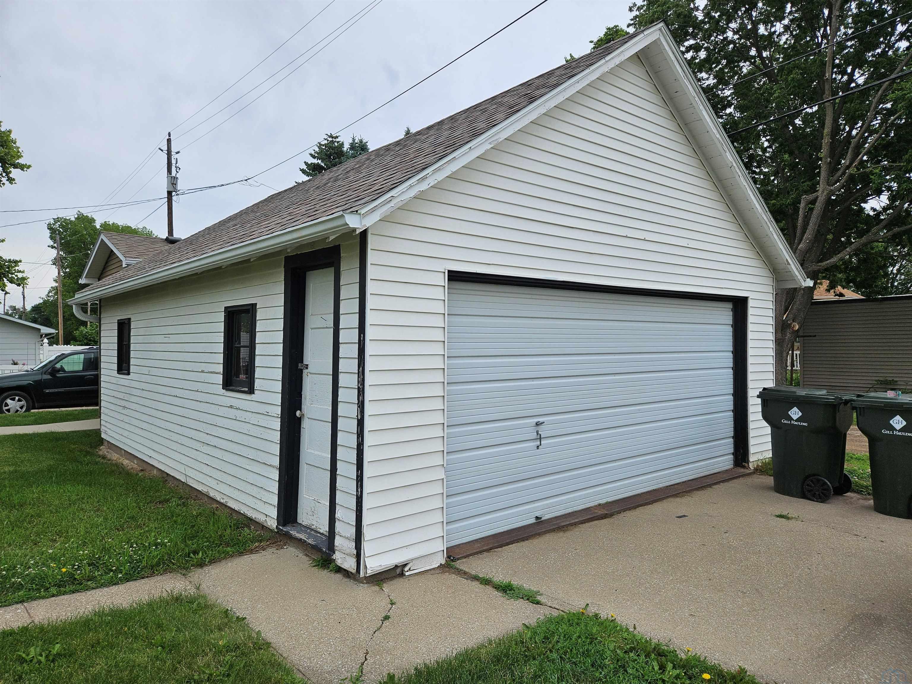 2100 Metropolitan St