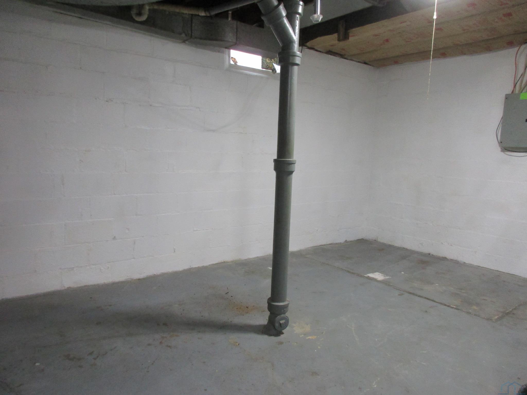2100 Metropolitan St