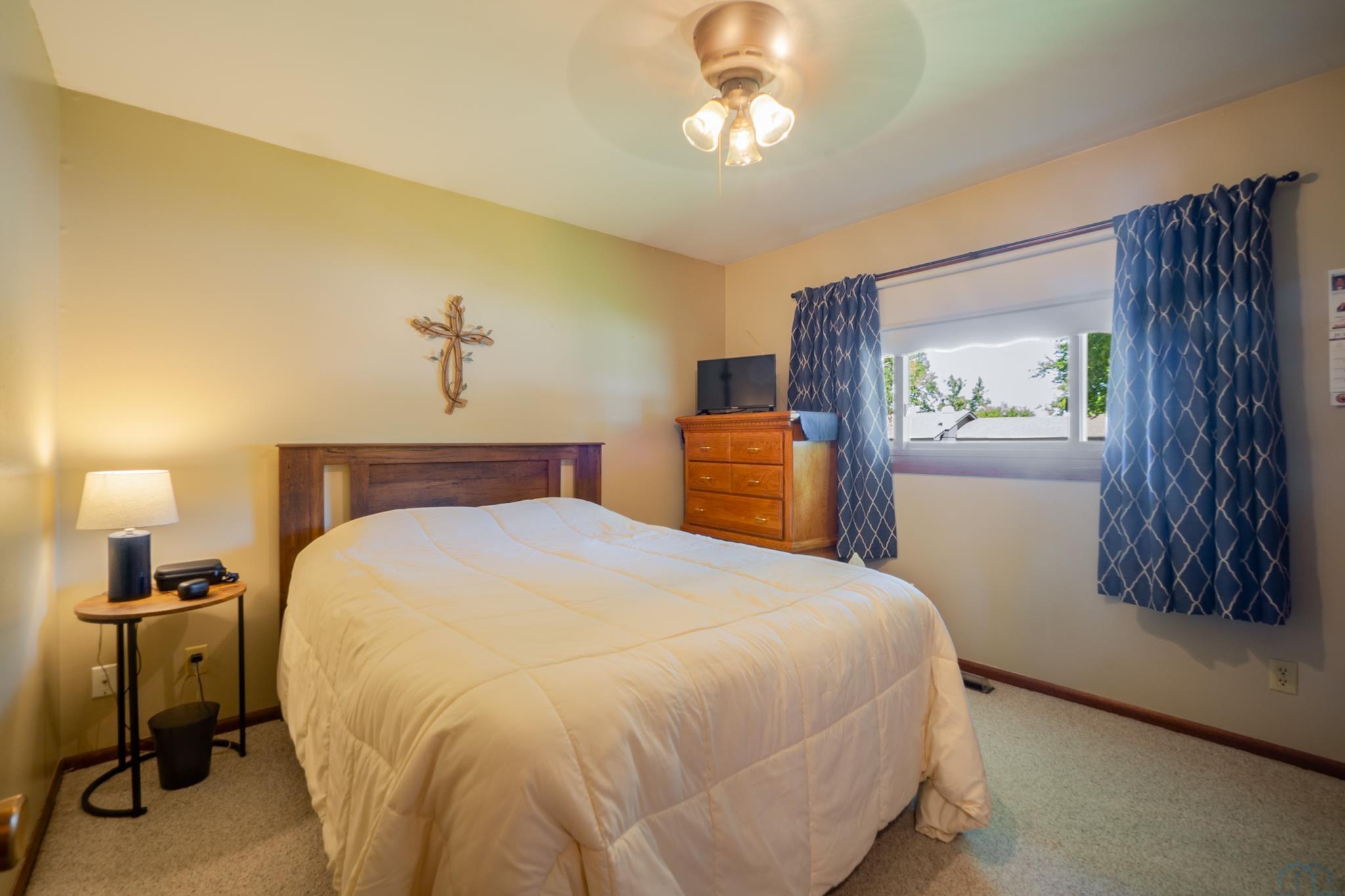 4408 CROWN POINT CT