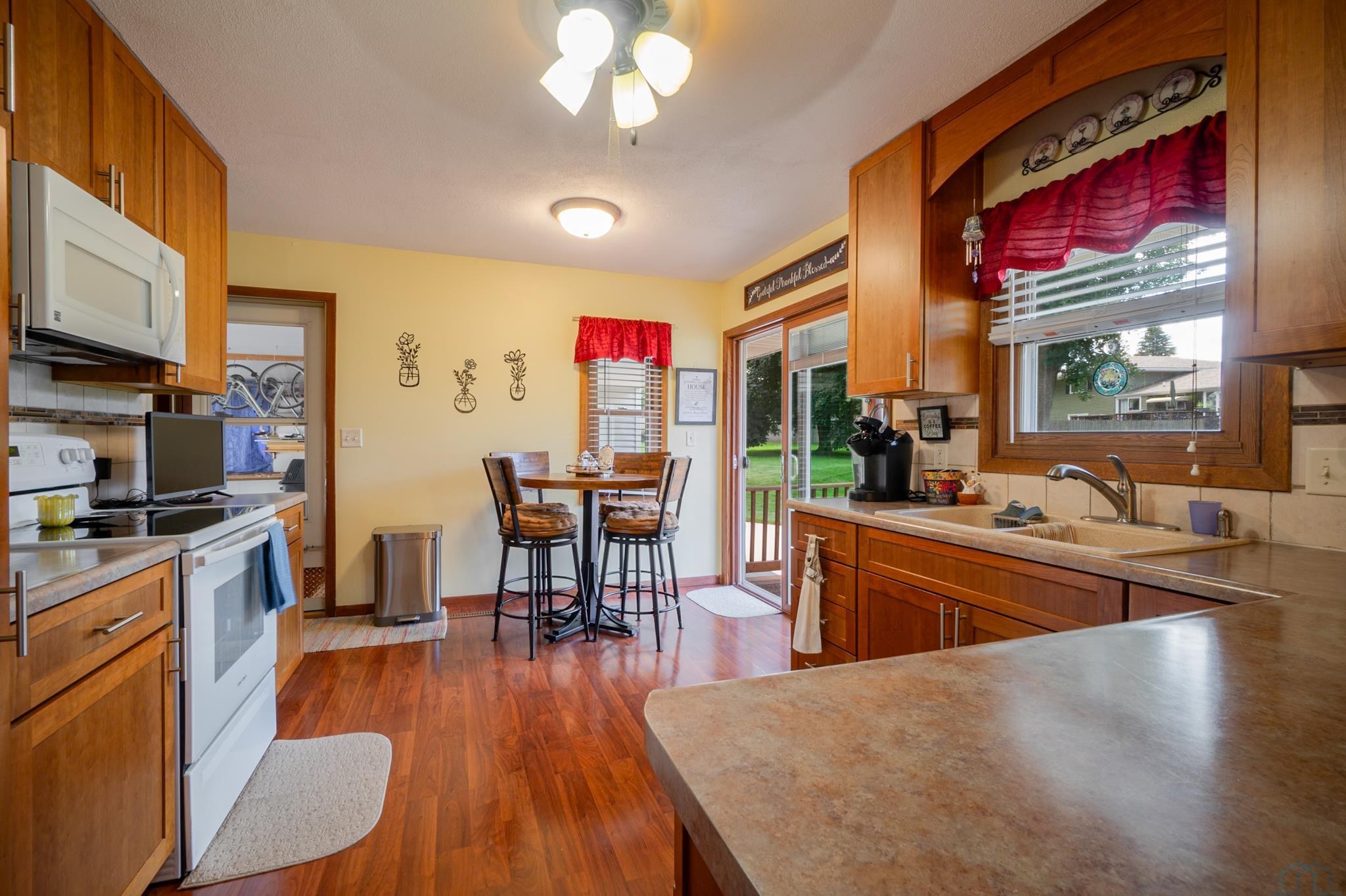 4408 CROWN POINT CT