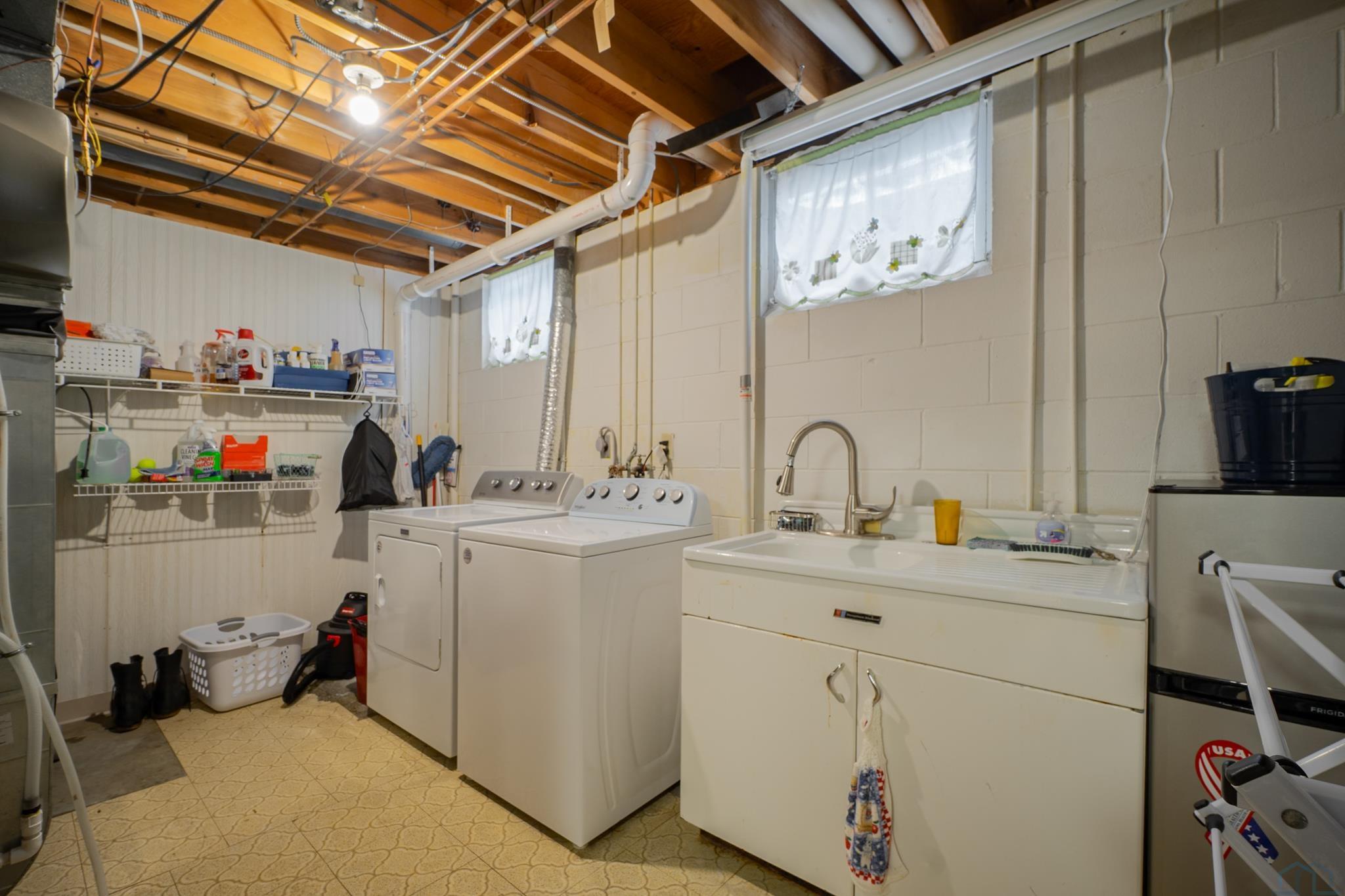4408 CROWN POINT CT