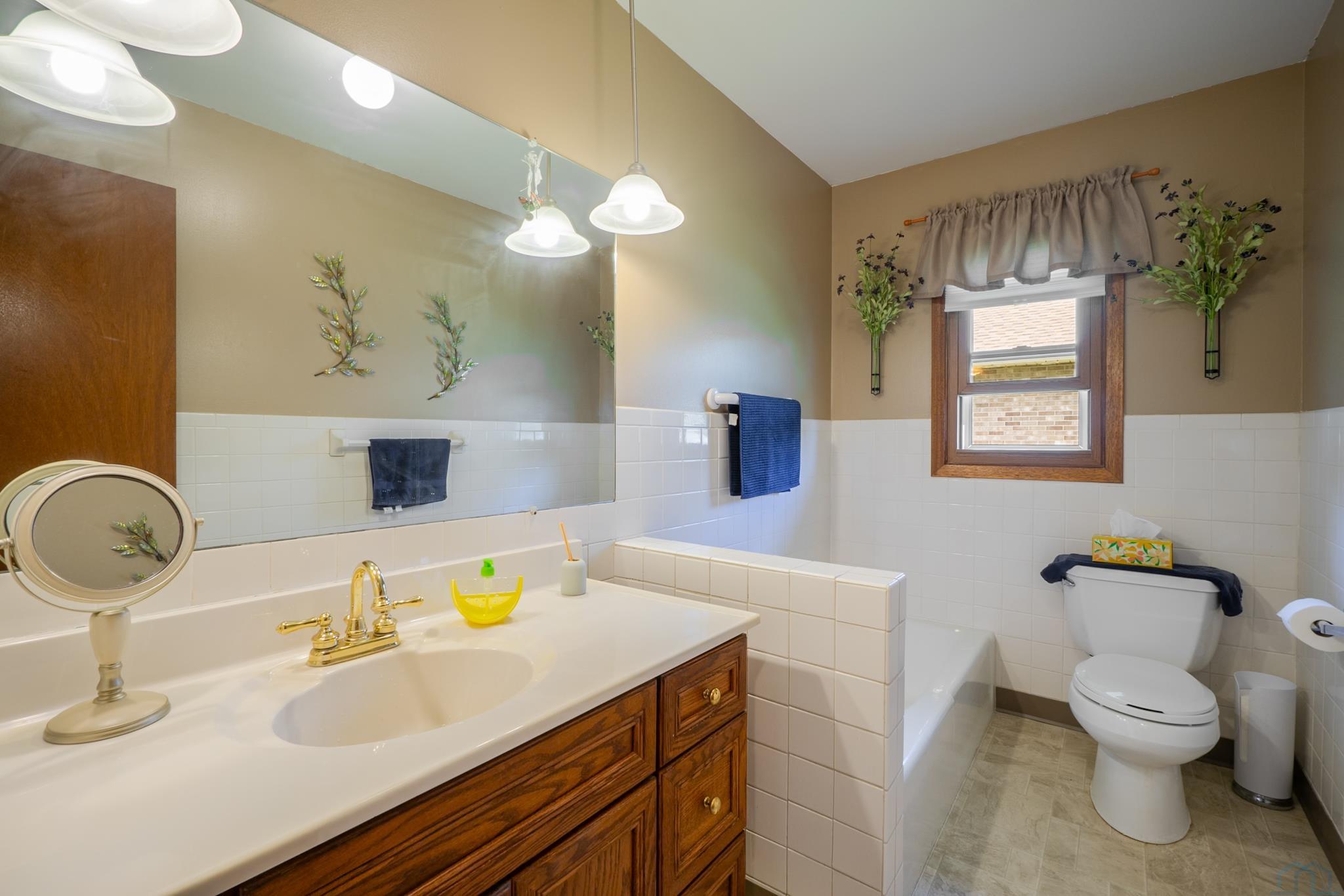 4408 CROWN POINT CT