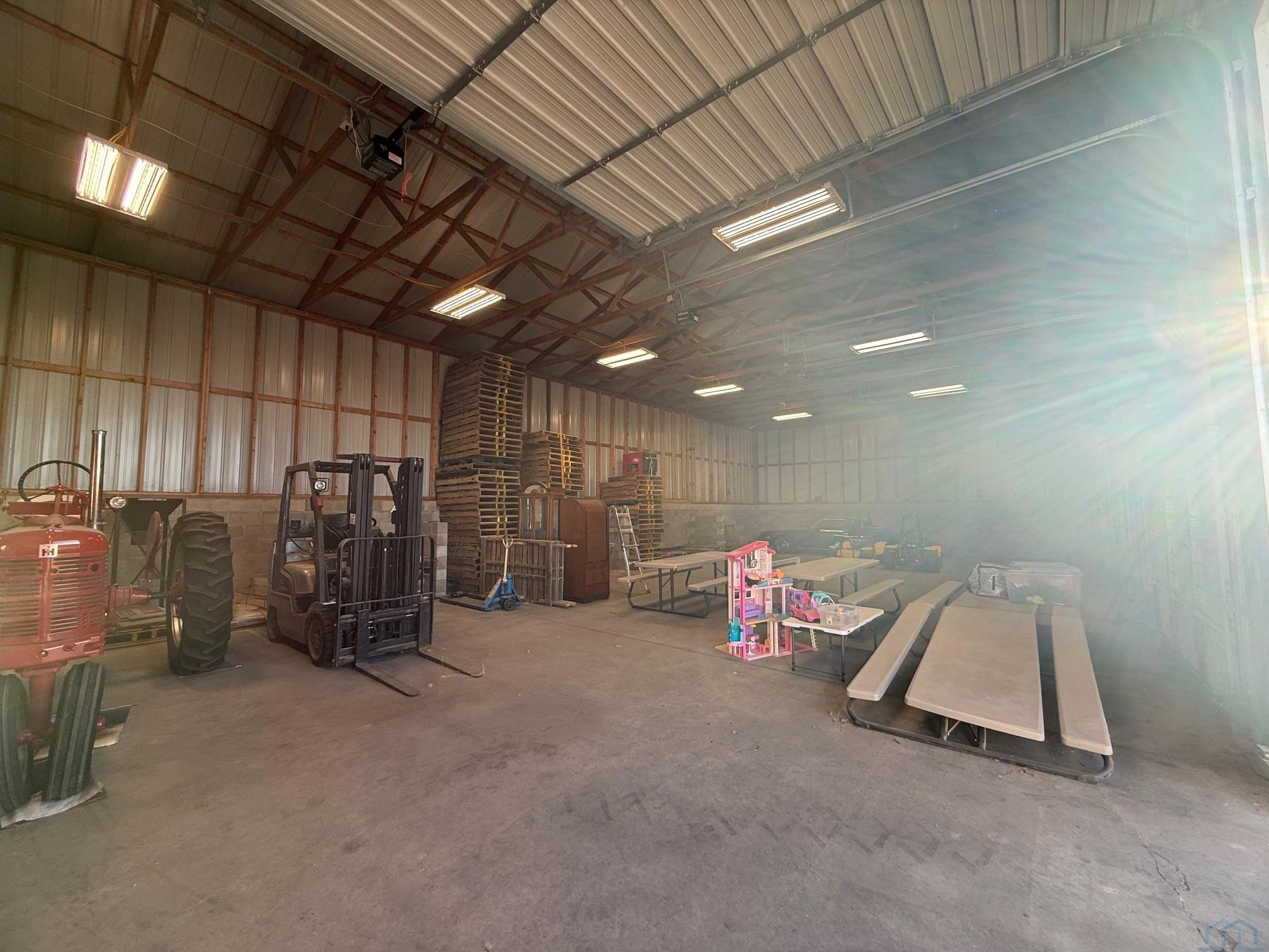 743 E FRONTAGE RD