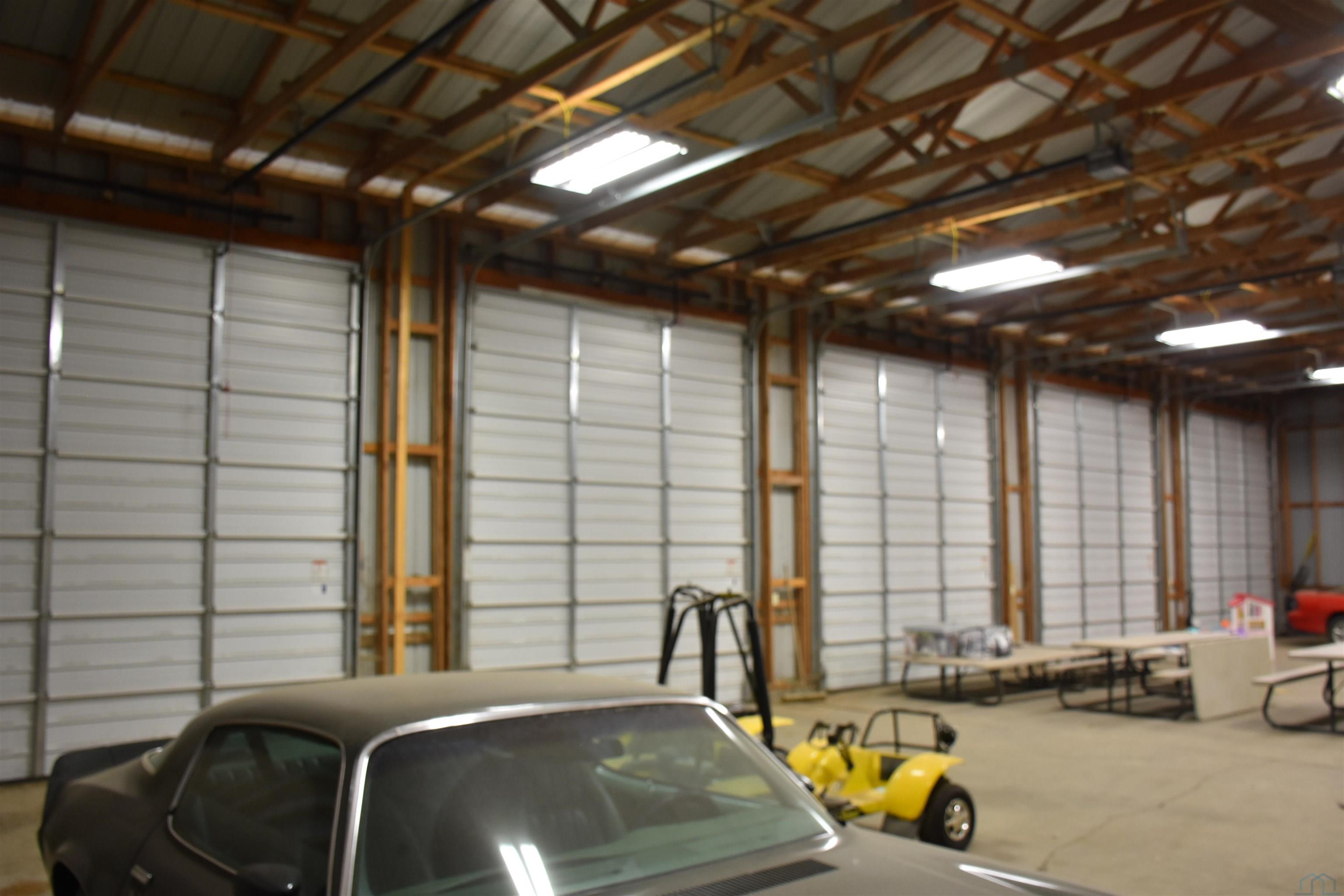 743 E FRONTAGE RD