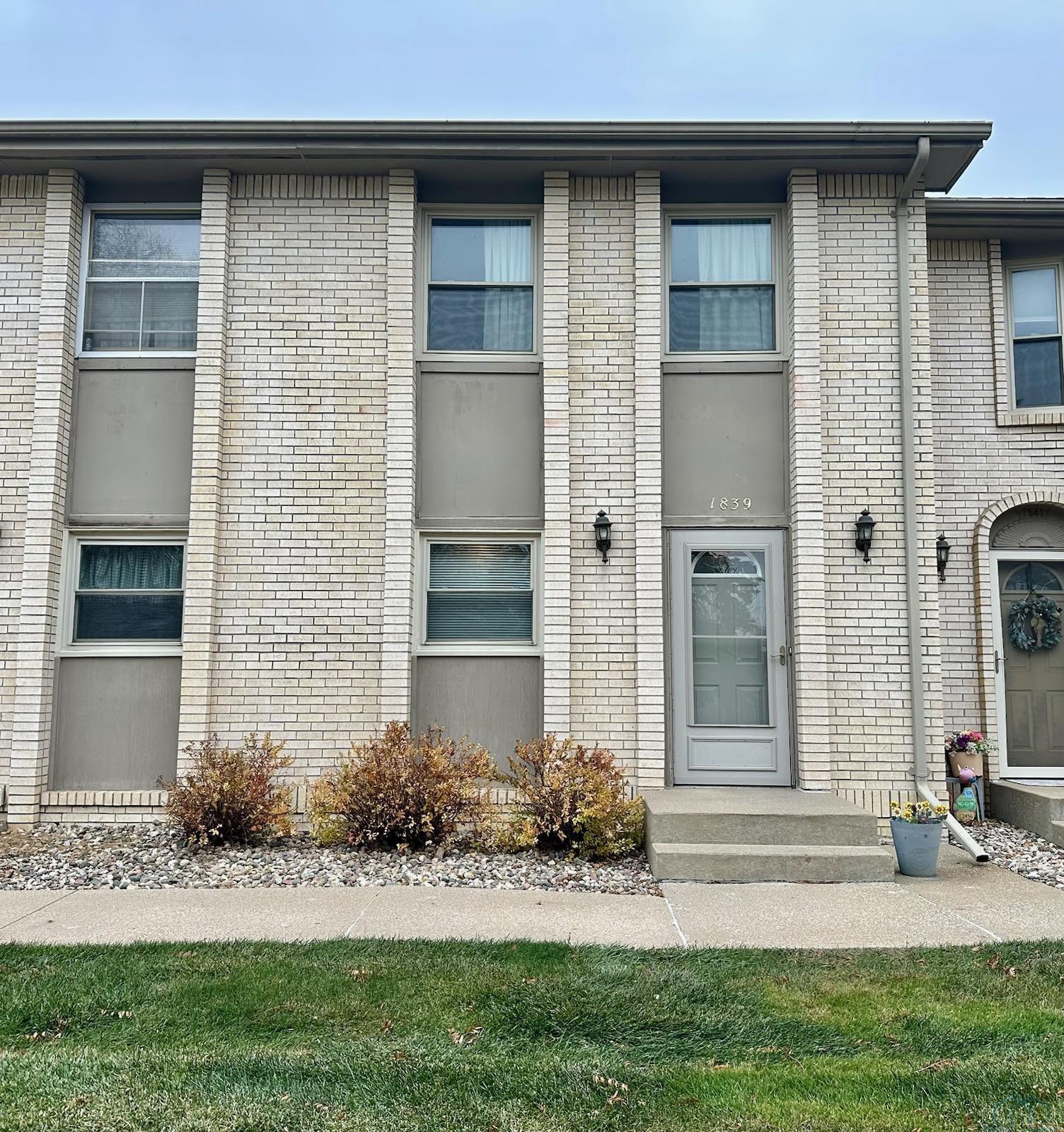 1839 Indian Hills Drive