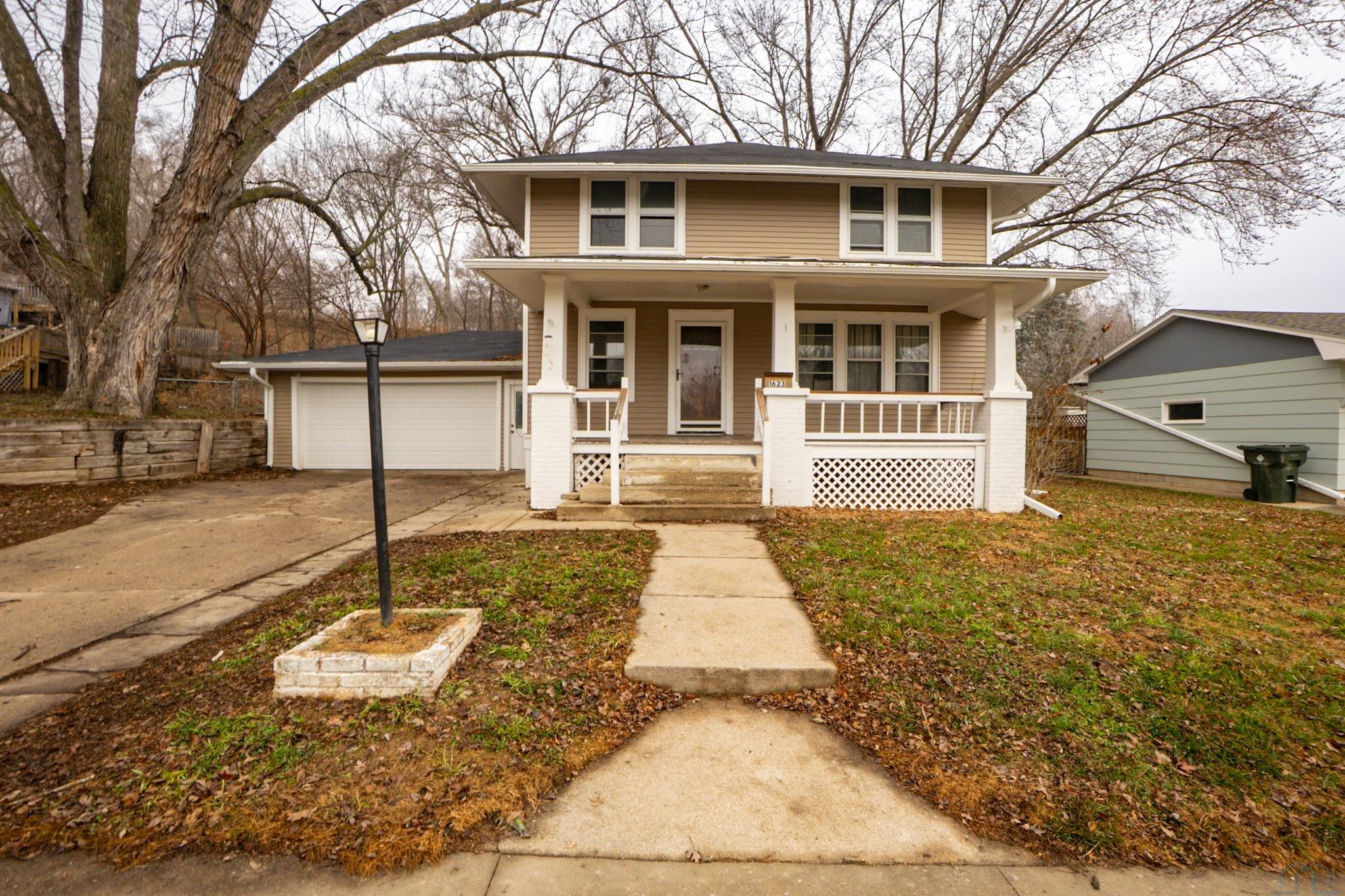 1623 W LUNAH AVE