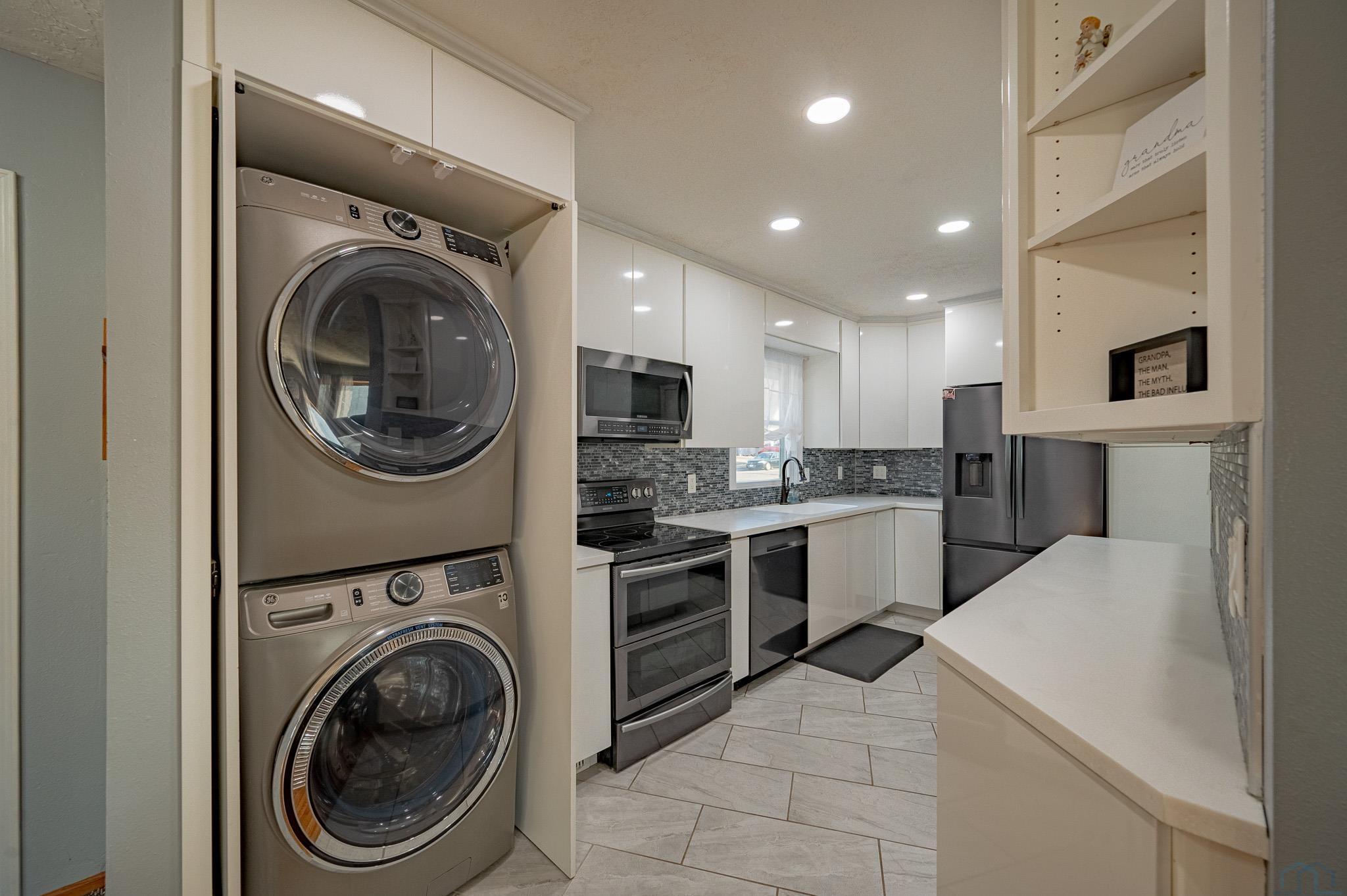 905 S SAINT MARYS ST