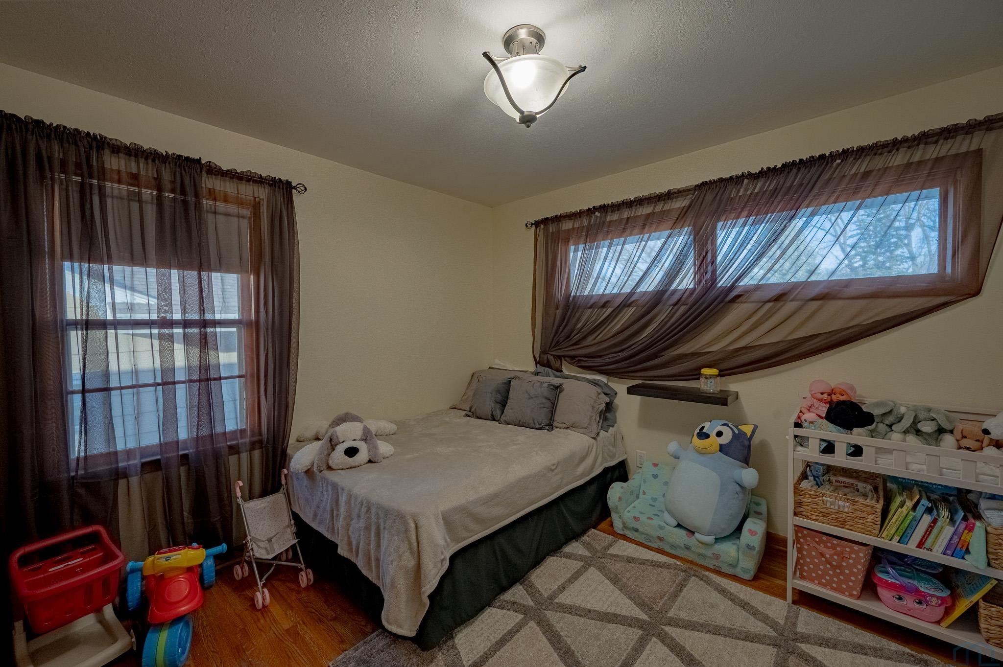 905 S SAINT MARYS ST