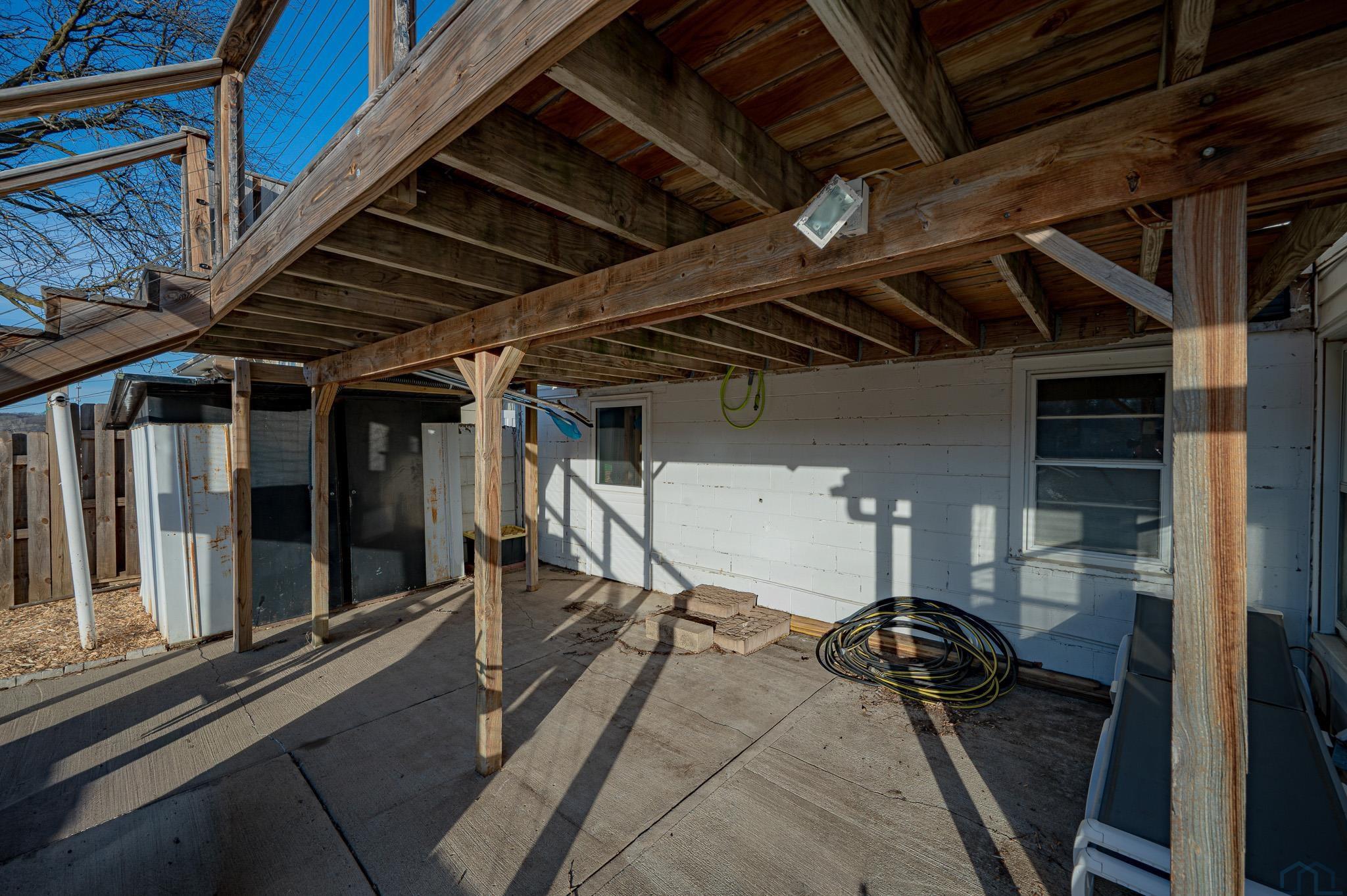 905 S SAINT MARYS ST