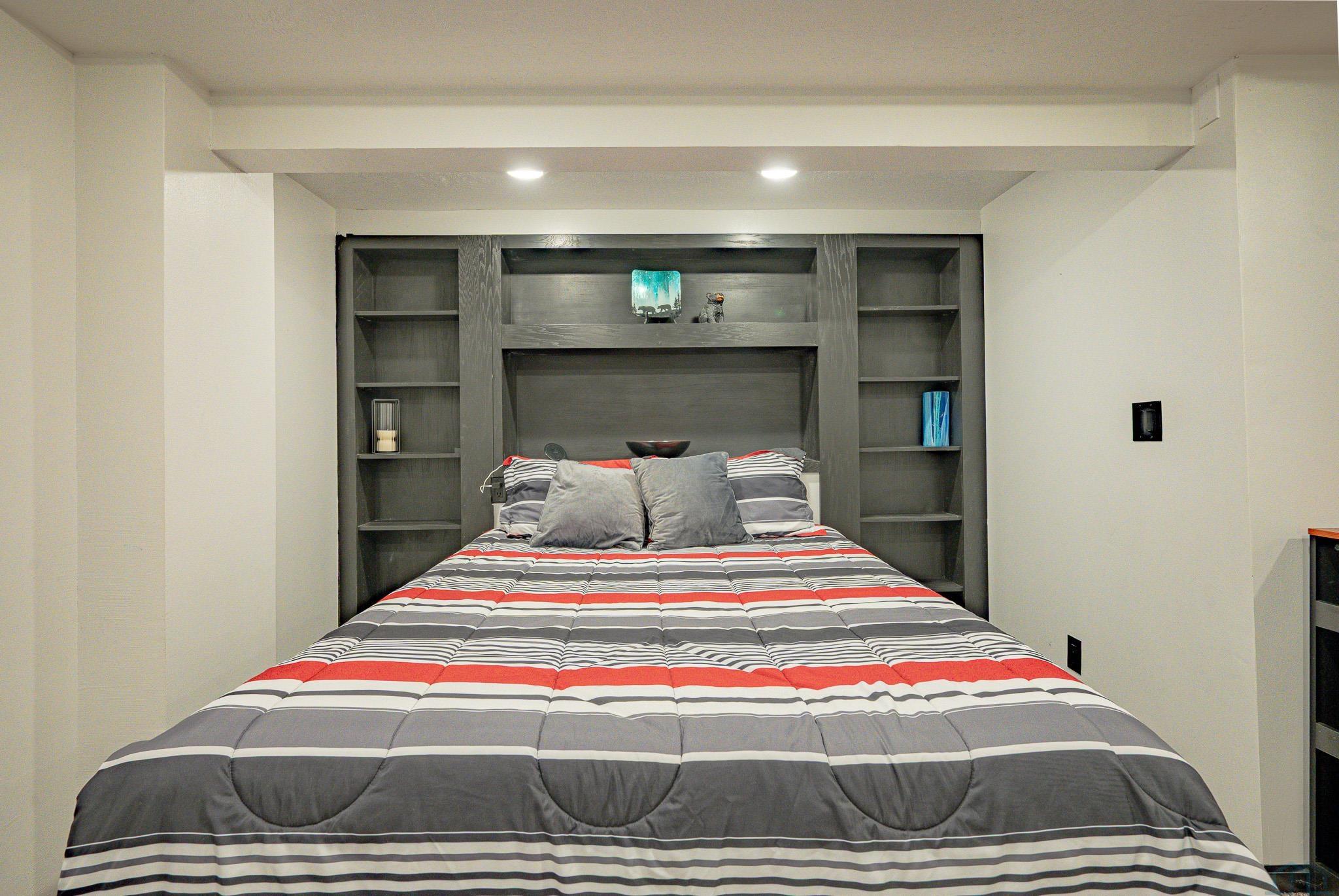 905 S SAINT MARYS ST