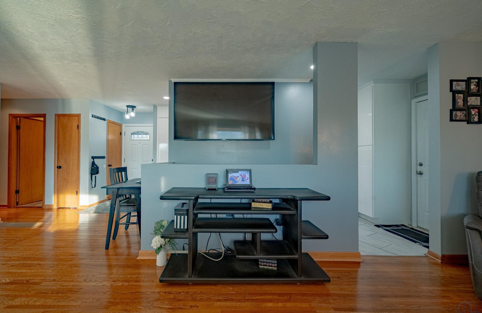 905 S SAINT MARYS ST