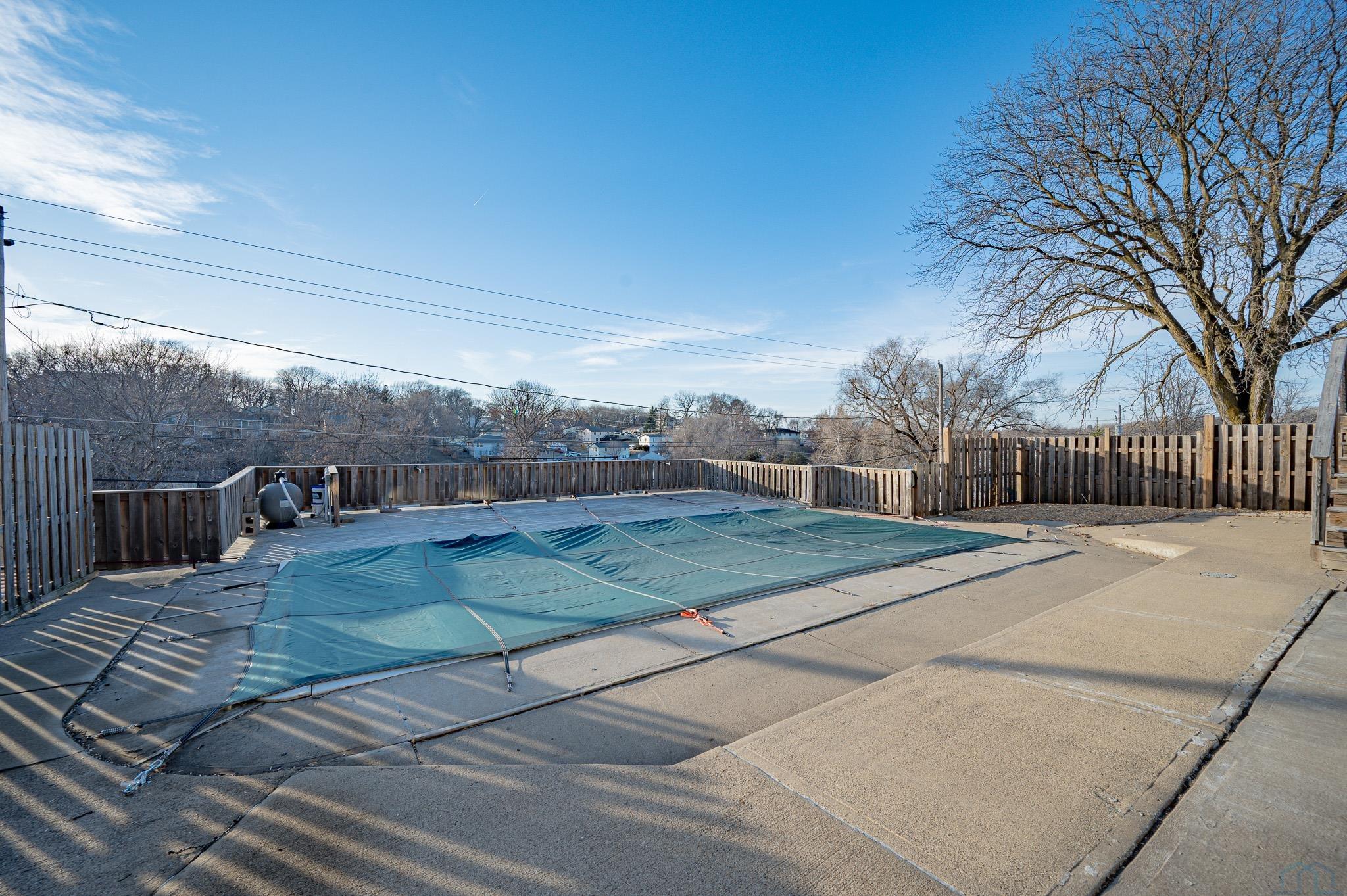 905 S SAINT MARYS ST