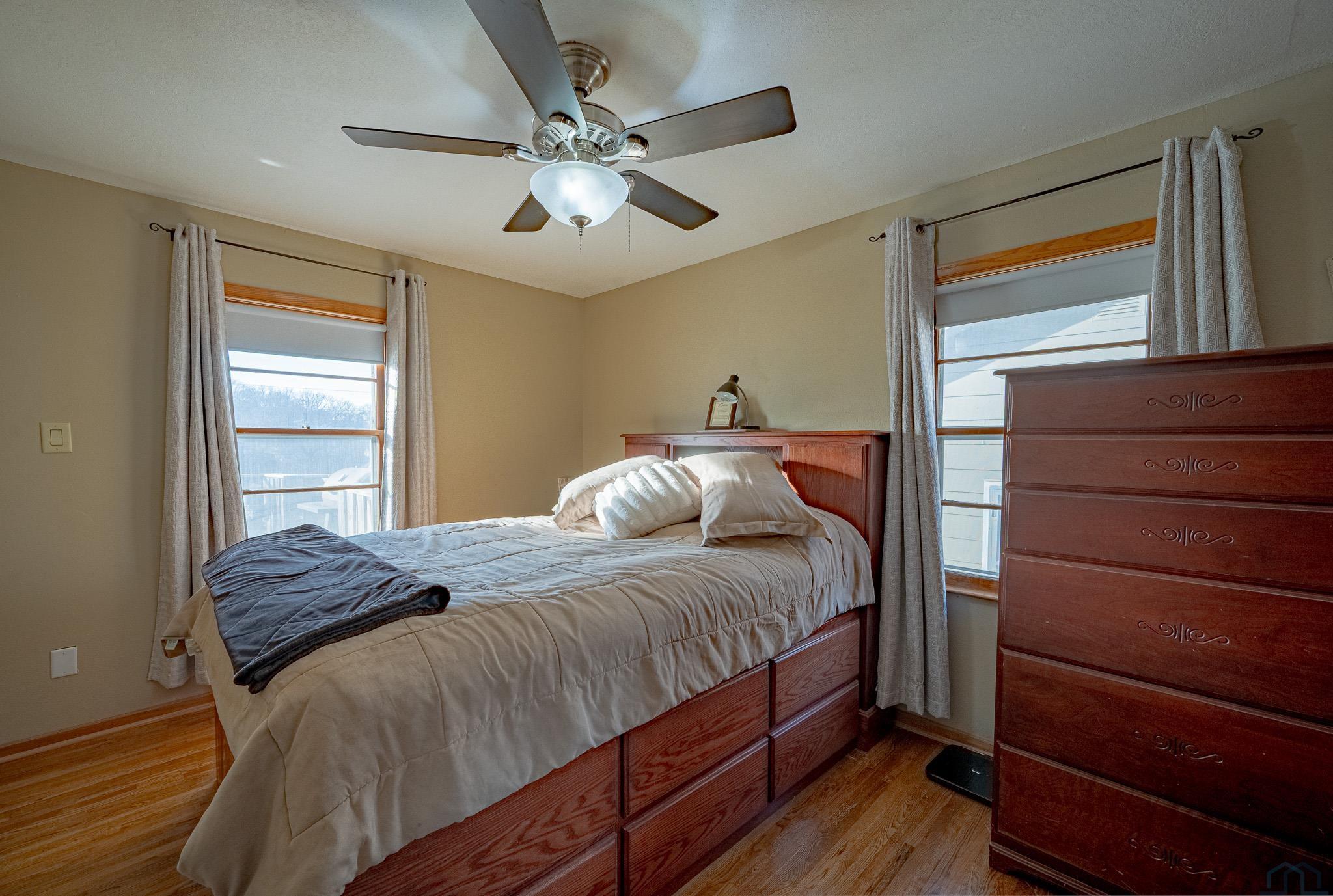 905 S SAINT MARYS ST