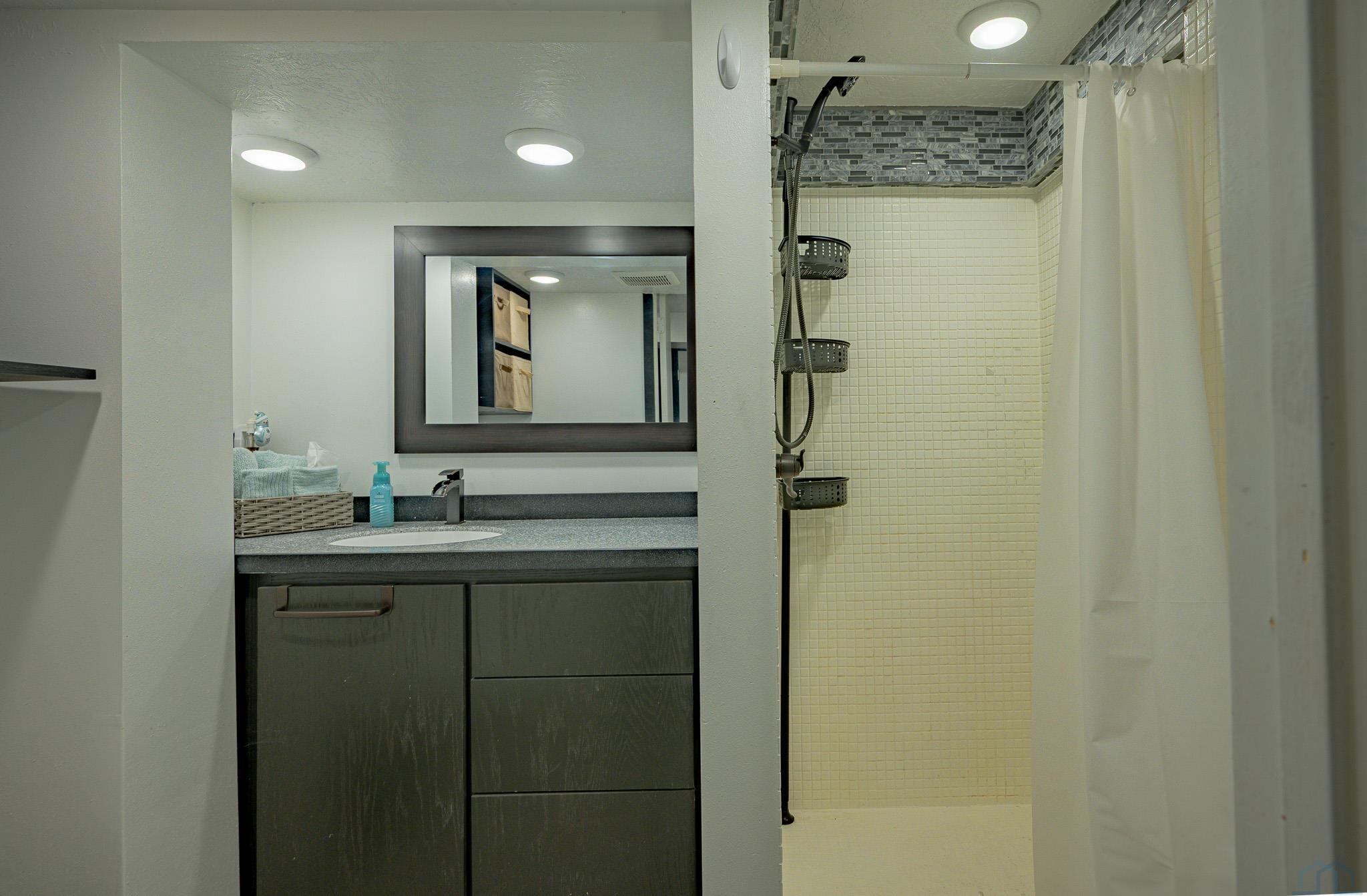 905 S SAINT MARYS ST