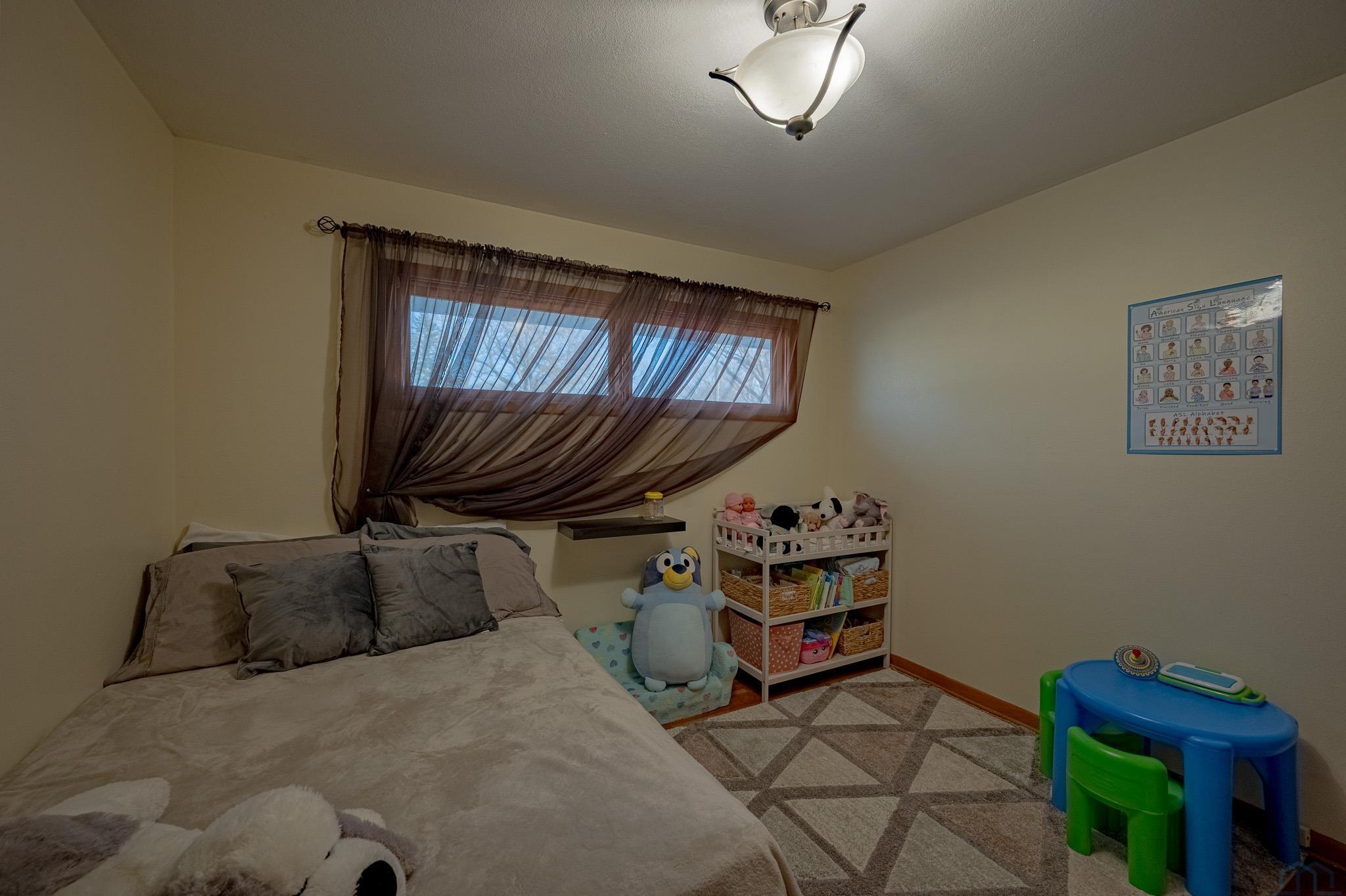 905 S SAINT MARYS ST