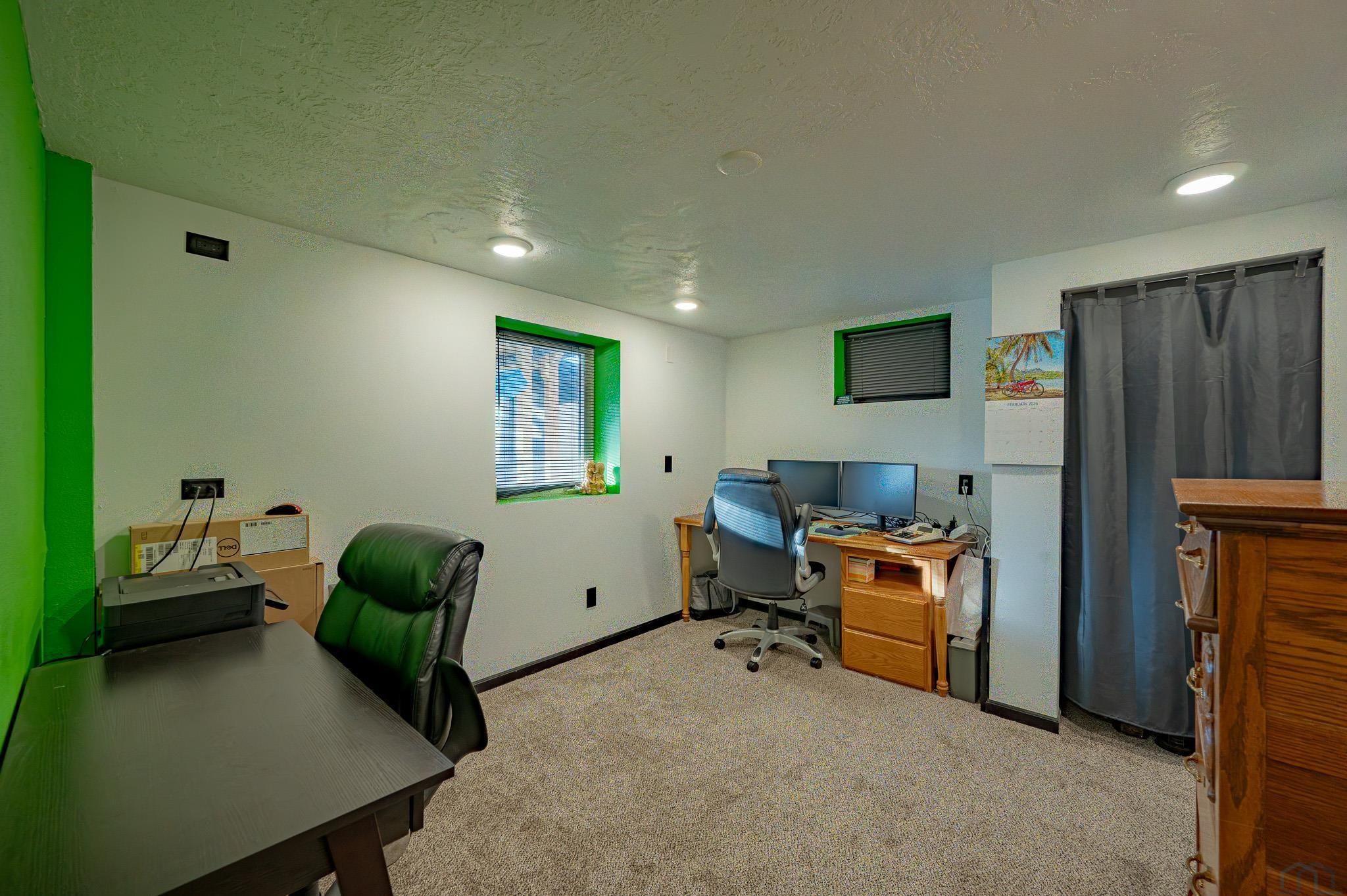 905 S SAINT MARYS ST