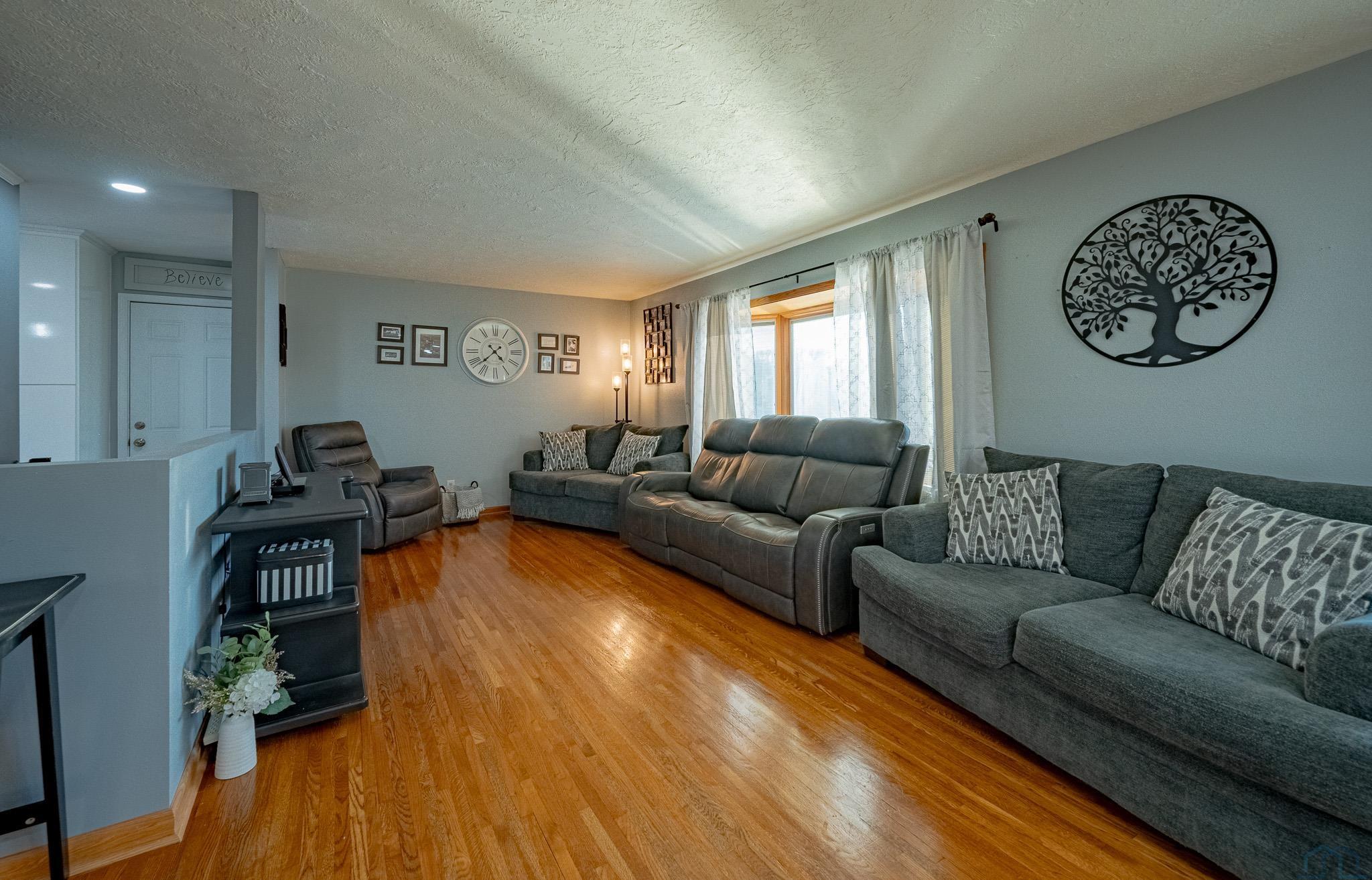 905 S SAINT MARYS ST