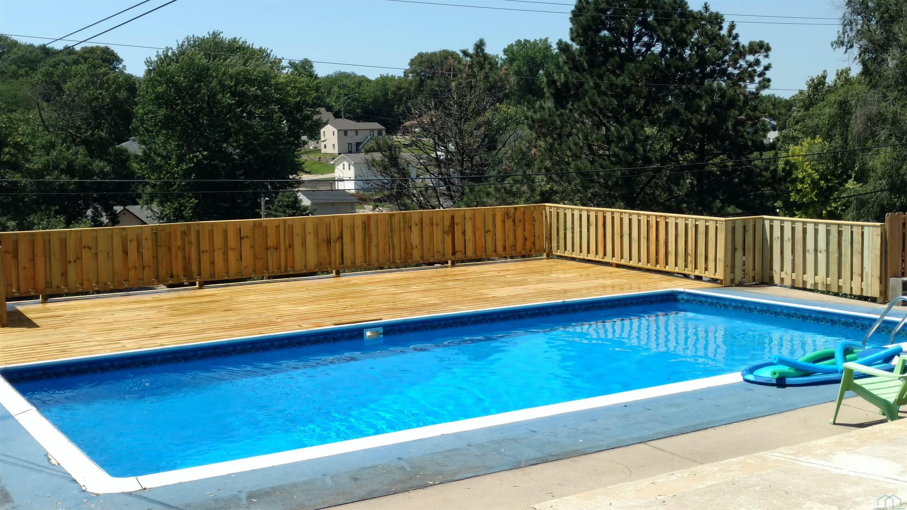 905 S SAINT MARYS ST