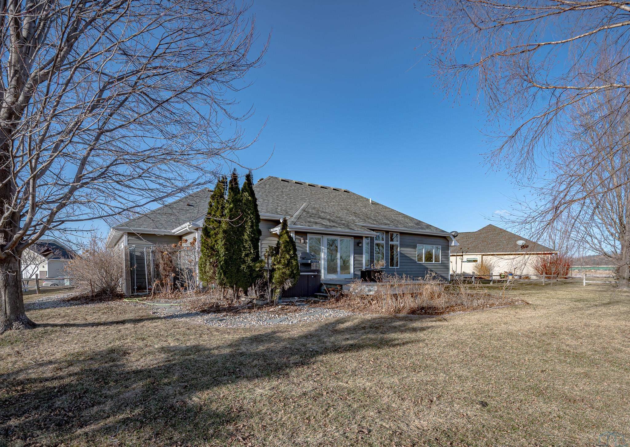 714 PRAIRIE BLVD