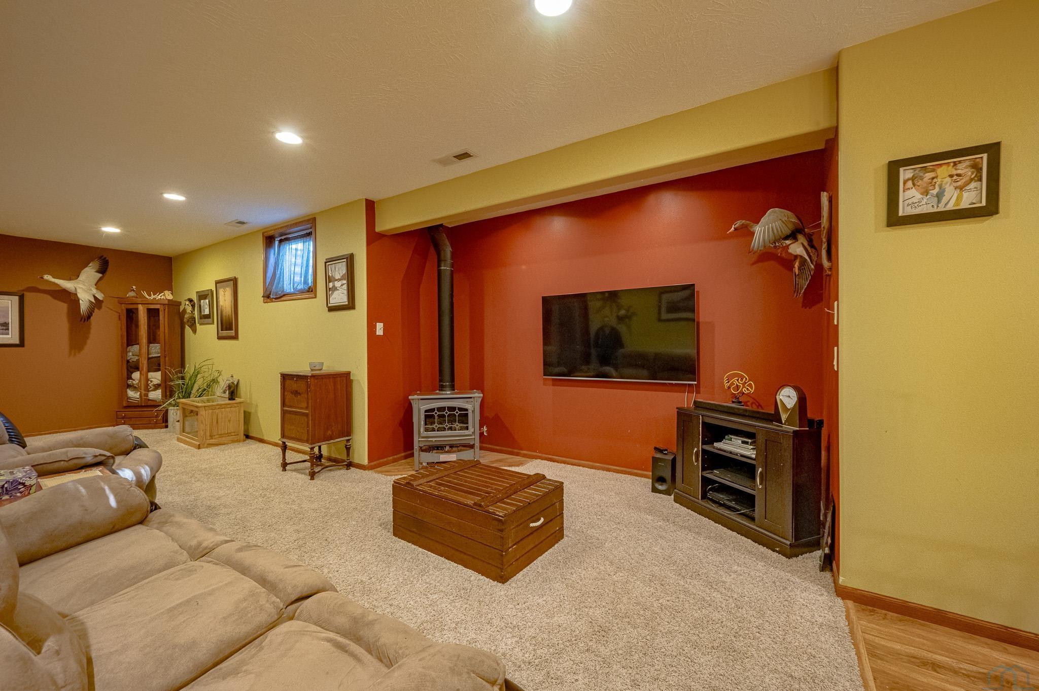 714 PRAIRIE BLVD