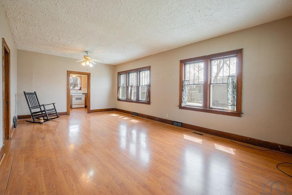 212 WALLACE AVE