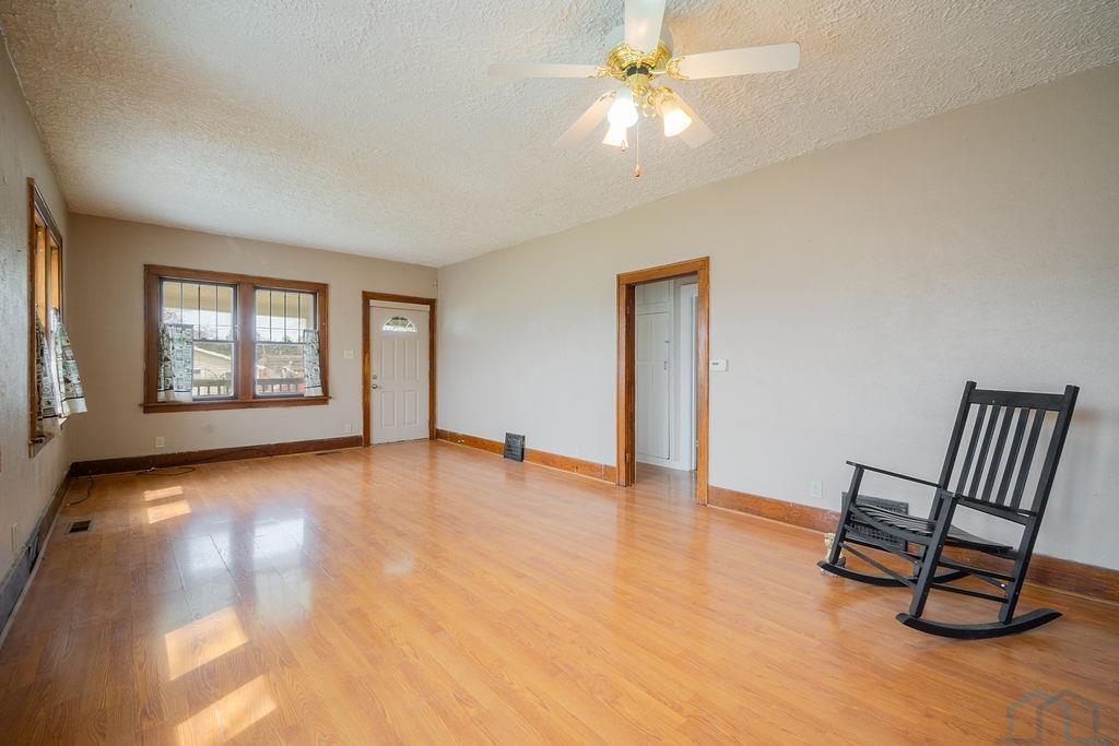 212 WALLACE AVE