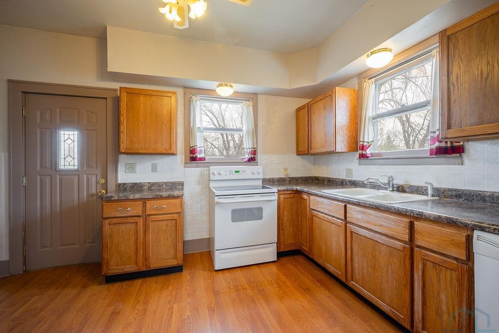 212 WALLACE AVE