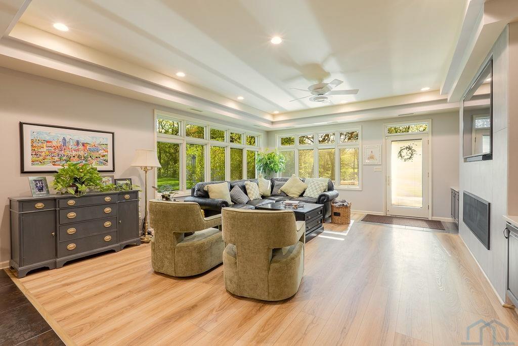 4428 PERRY WAY