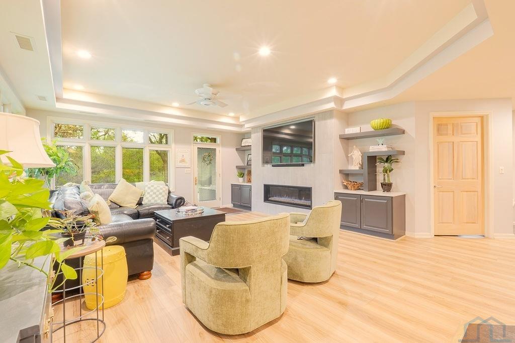 4428 PERRY WAY