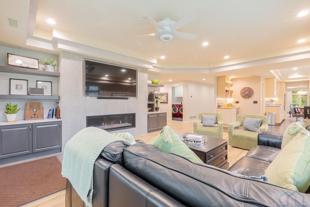 4428 PERRY WAY