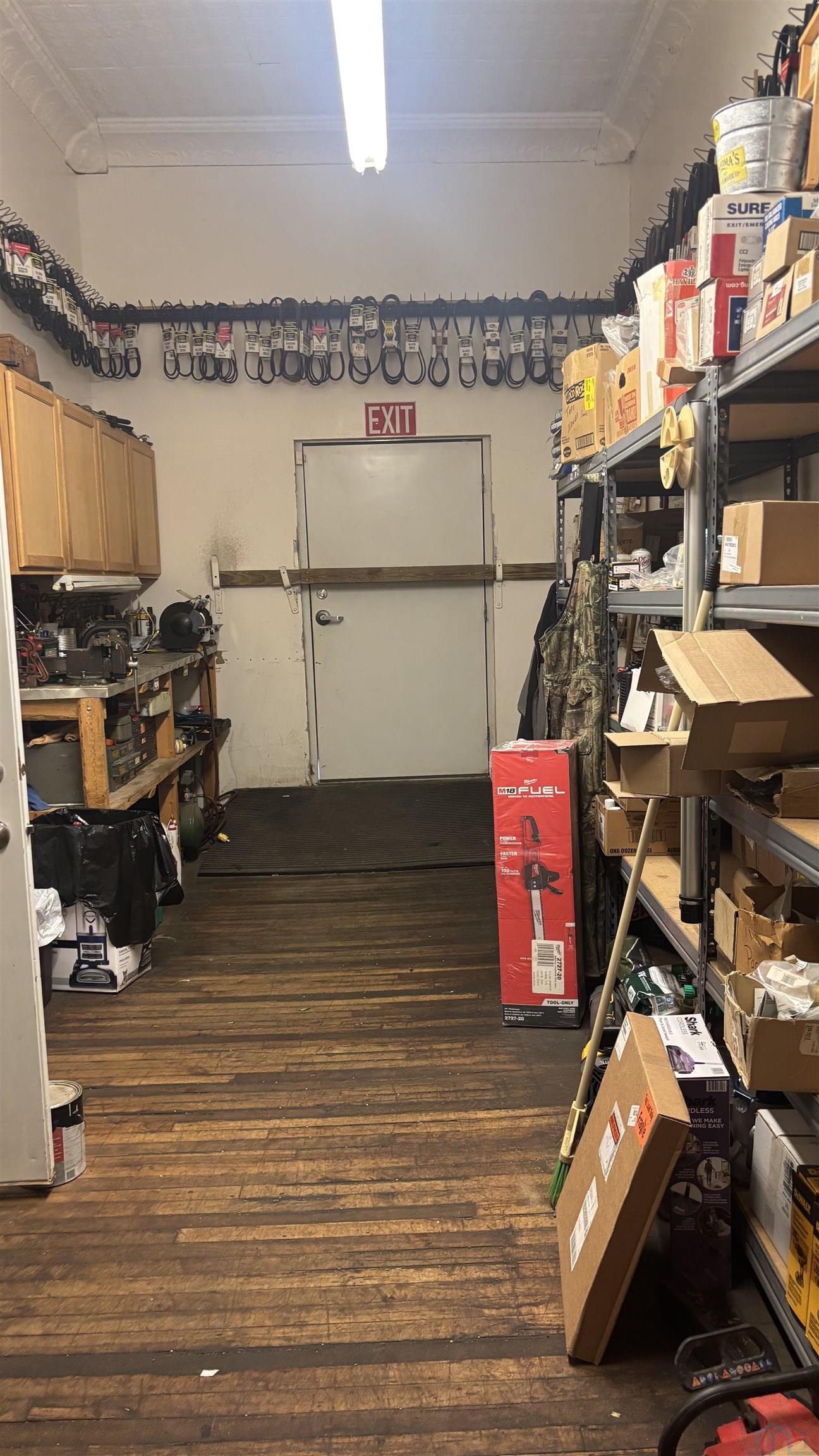 20 W 2ND ST