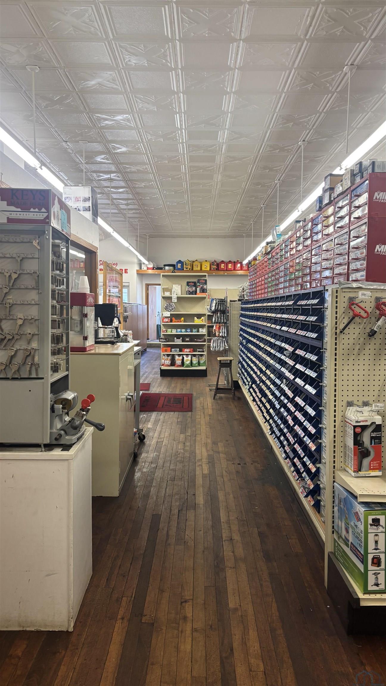 20 W 2ND ST