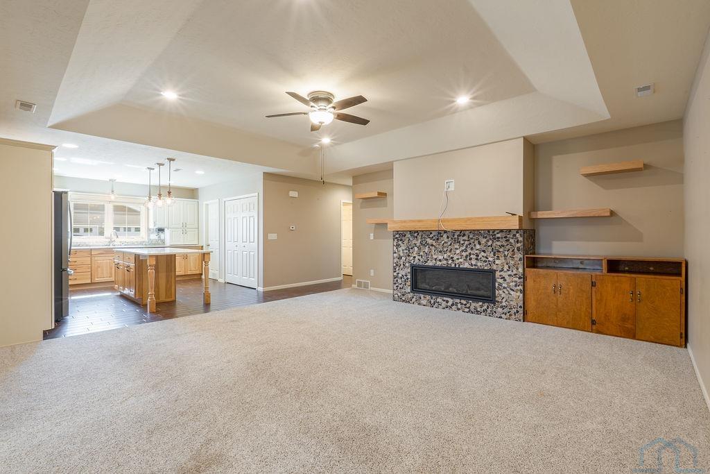 416 MAUPIN LN