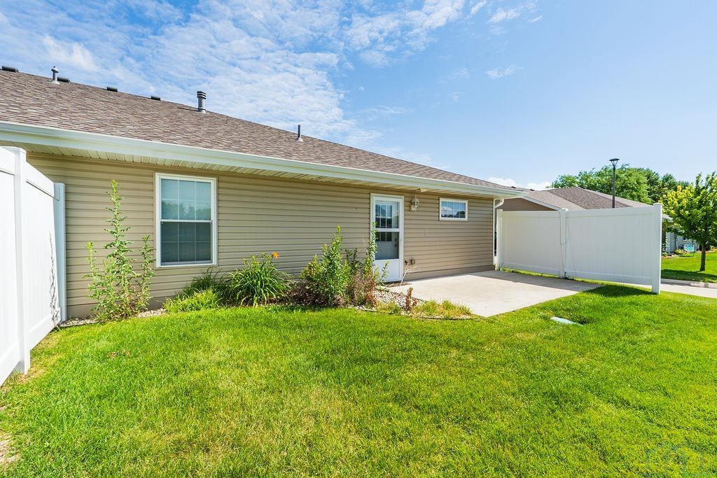 416 MAUPIN LN