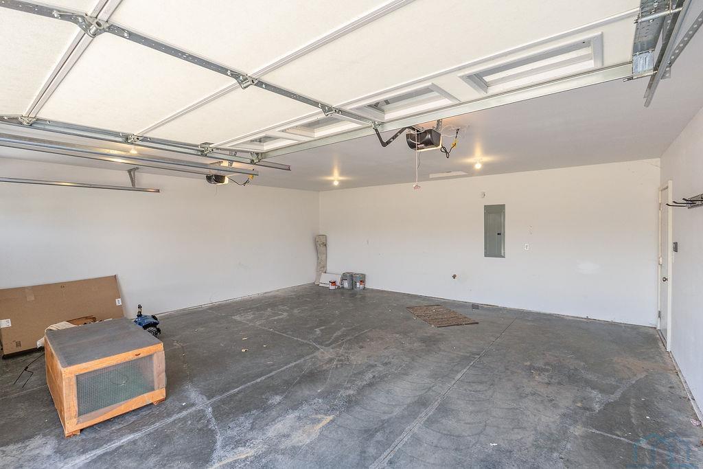 416 MAUPIN LN