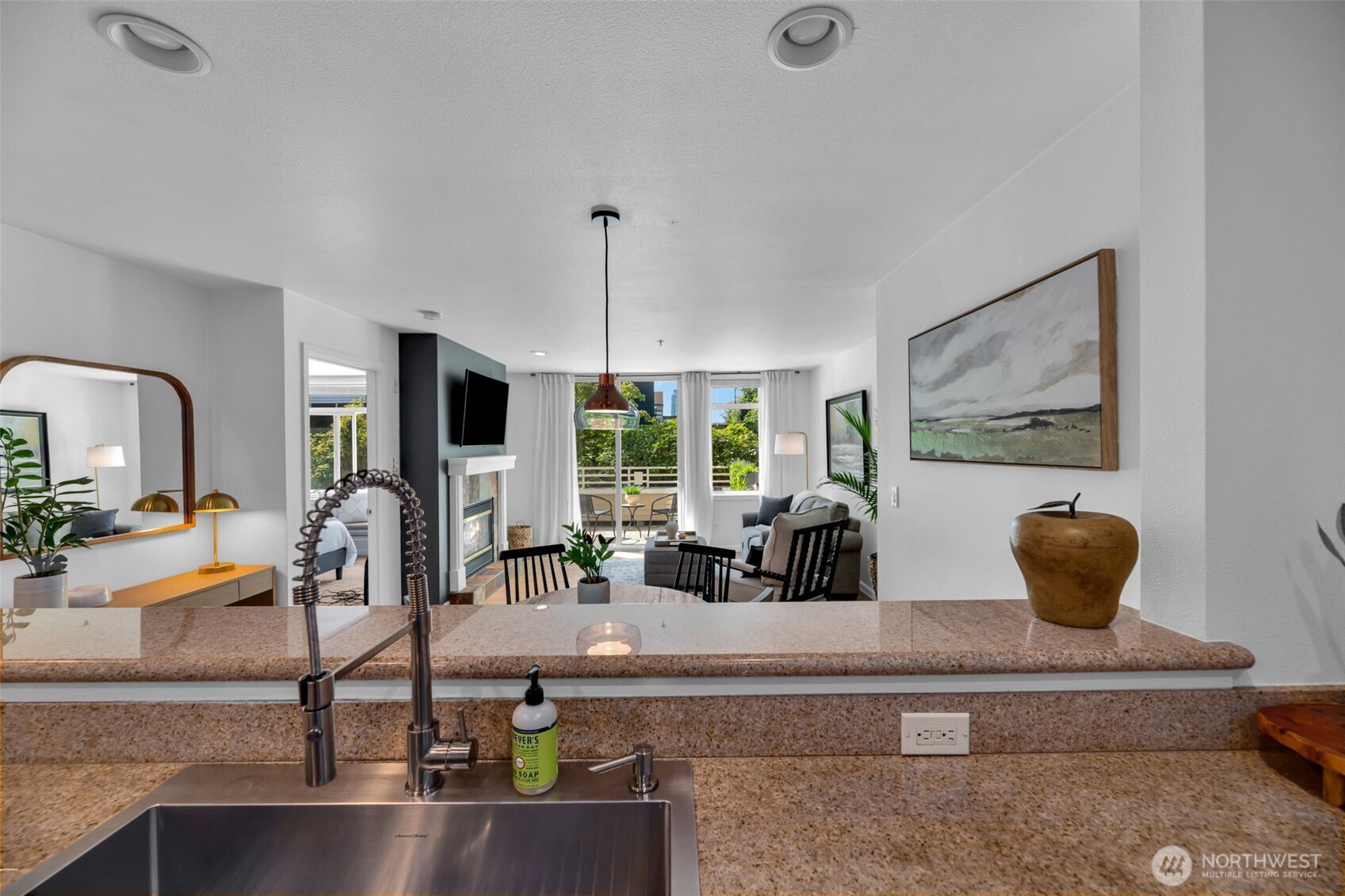 611 Highland Drive Unit: 402