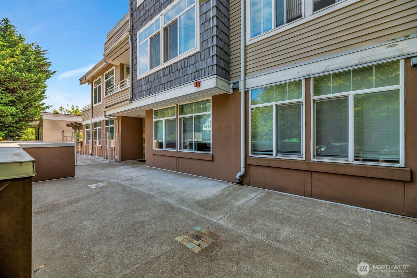 611 Highland Drive Unit: 402