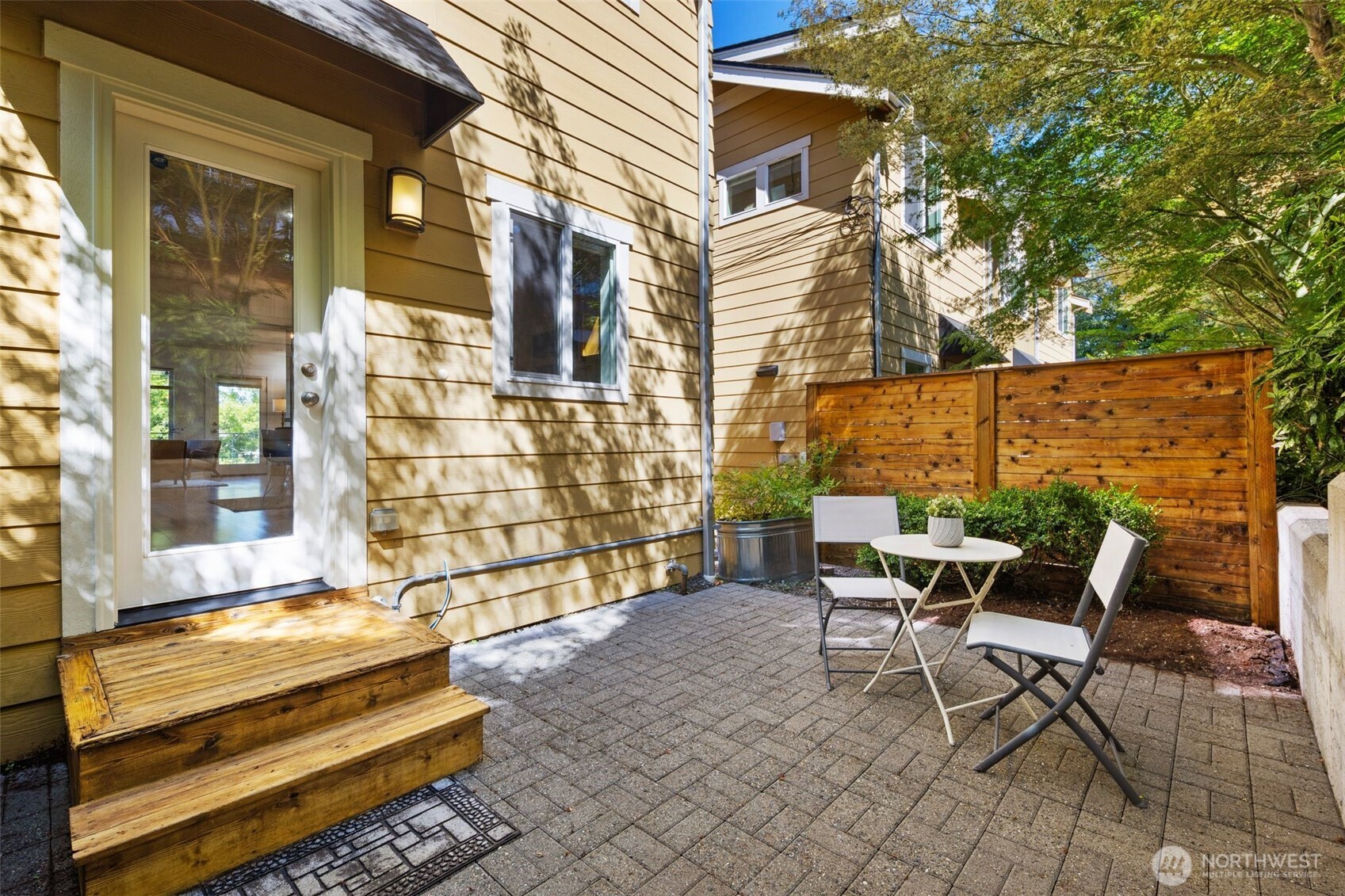 21 W Florentia Street