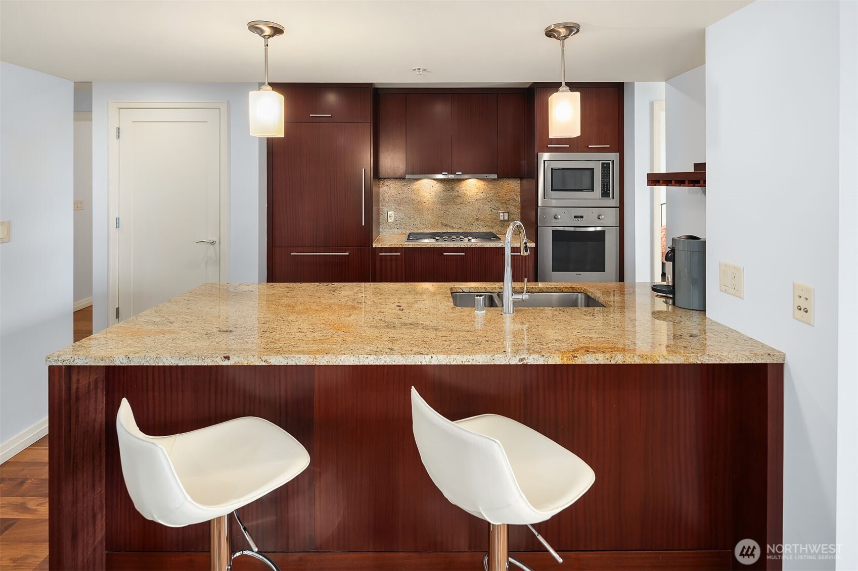 500 106th Avenue NE Unit: 813