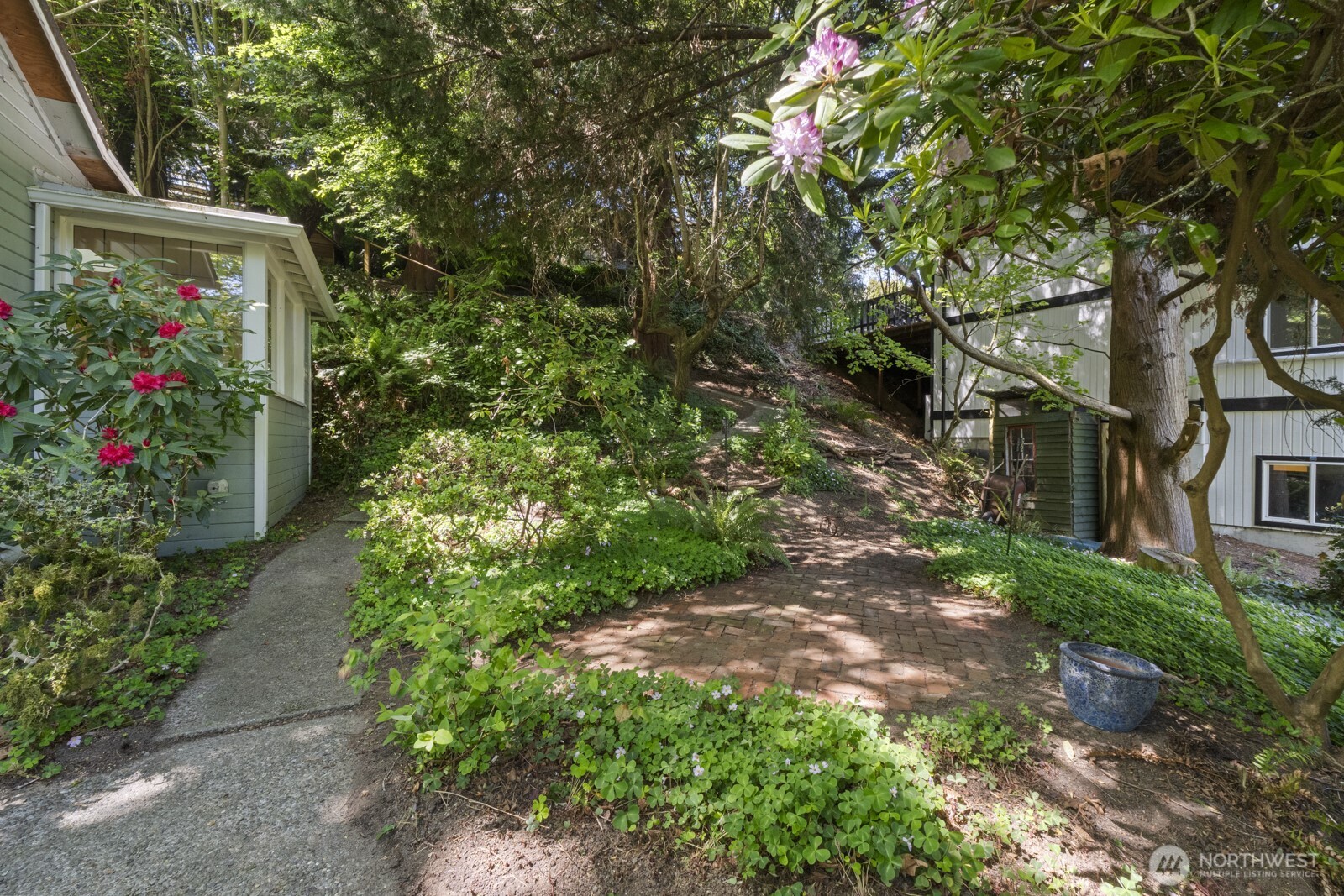 1919 32nd Avenue W