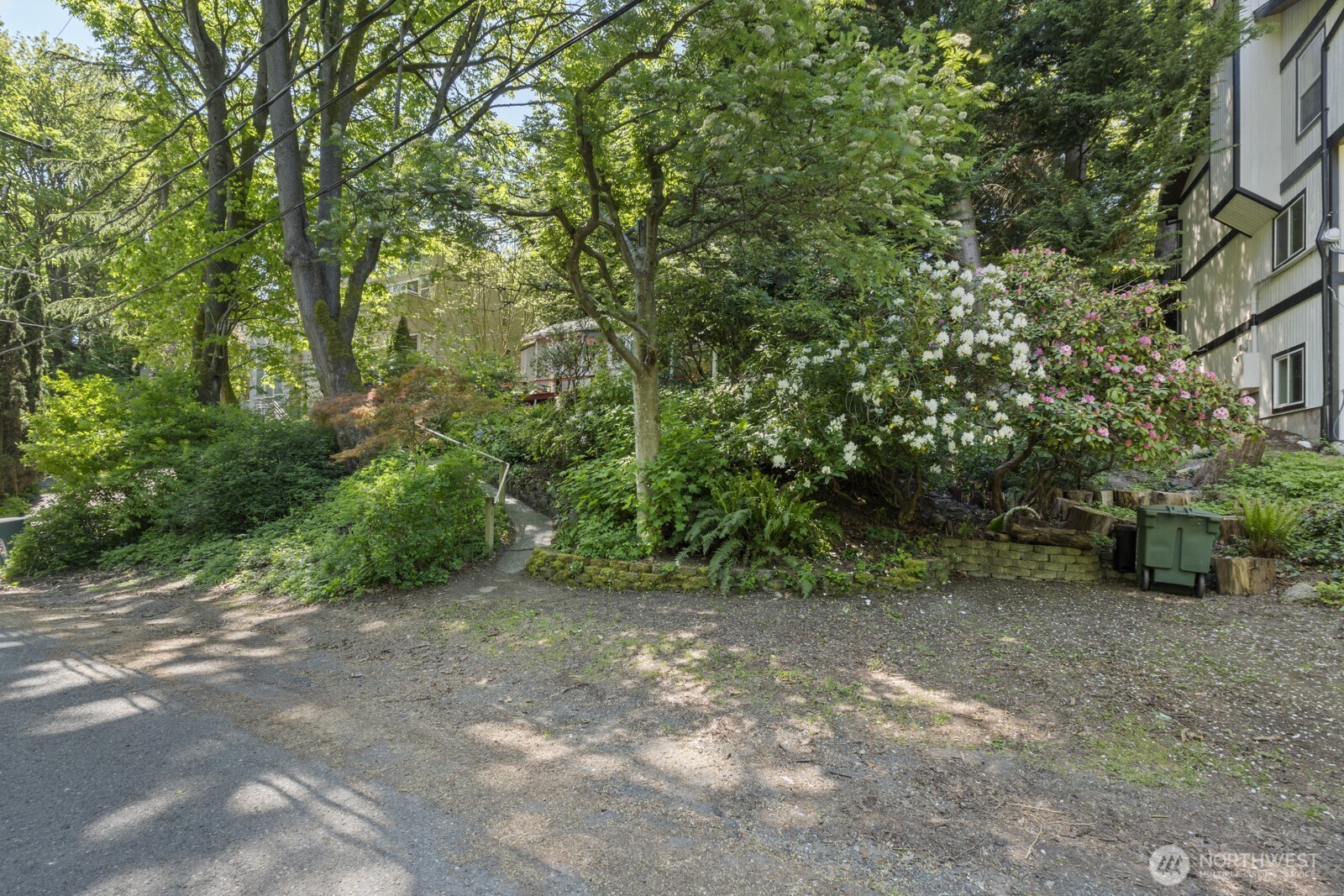 1919 32nd Avenue W