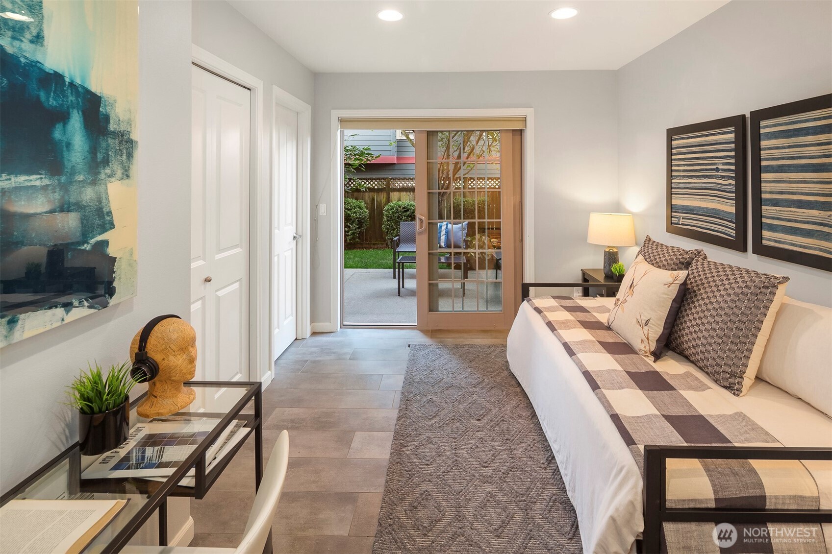 2112 Warren Avenue N Unit: B