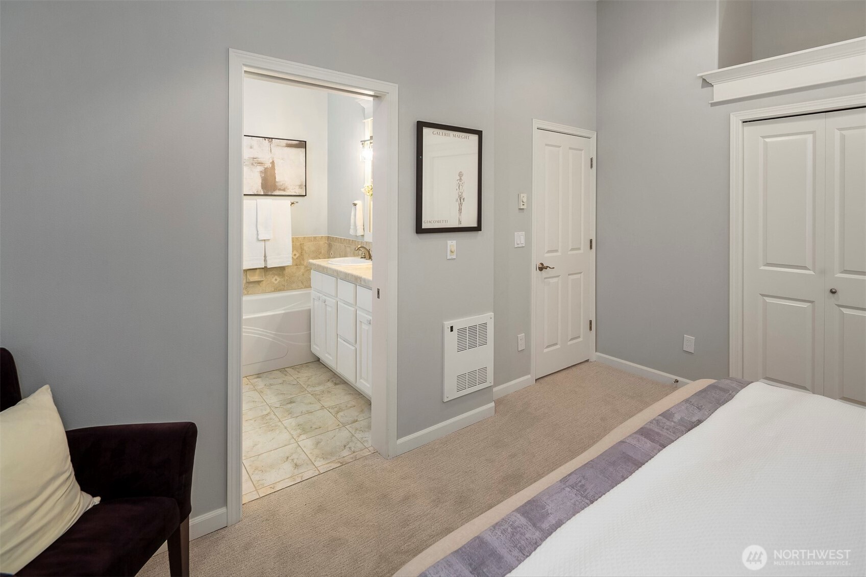 2112 Warren Avenue N Unit: B