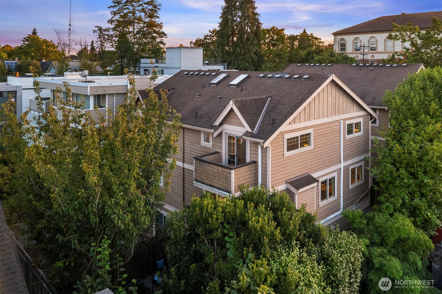 2112 Warren Avenue N Unit: B
