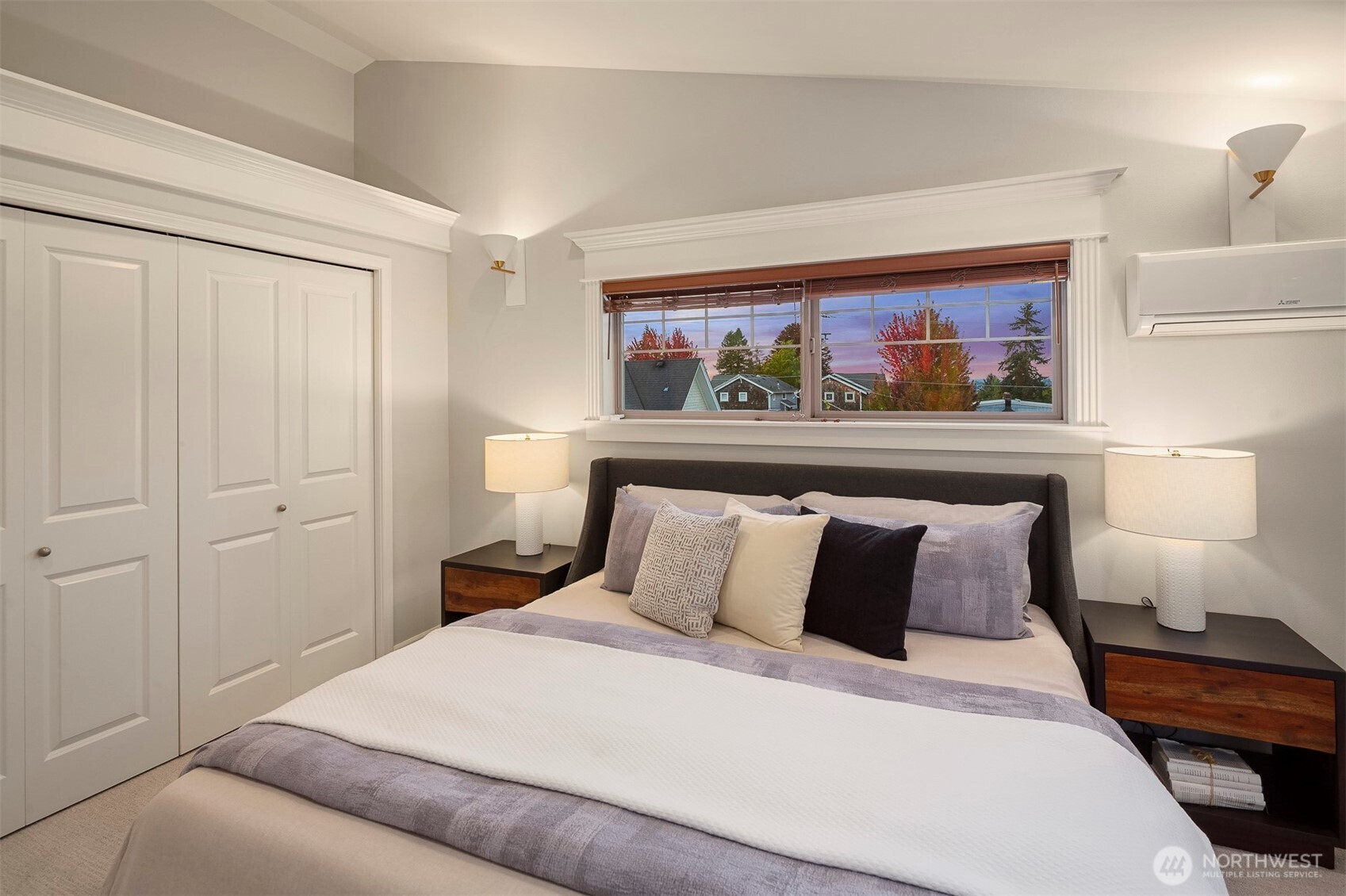 2112 Warren Avenue N Unit: B